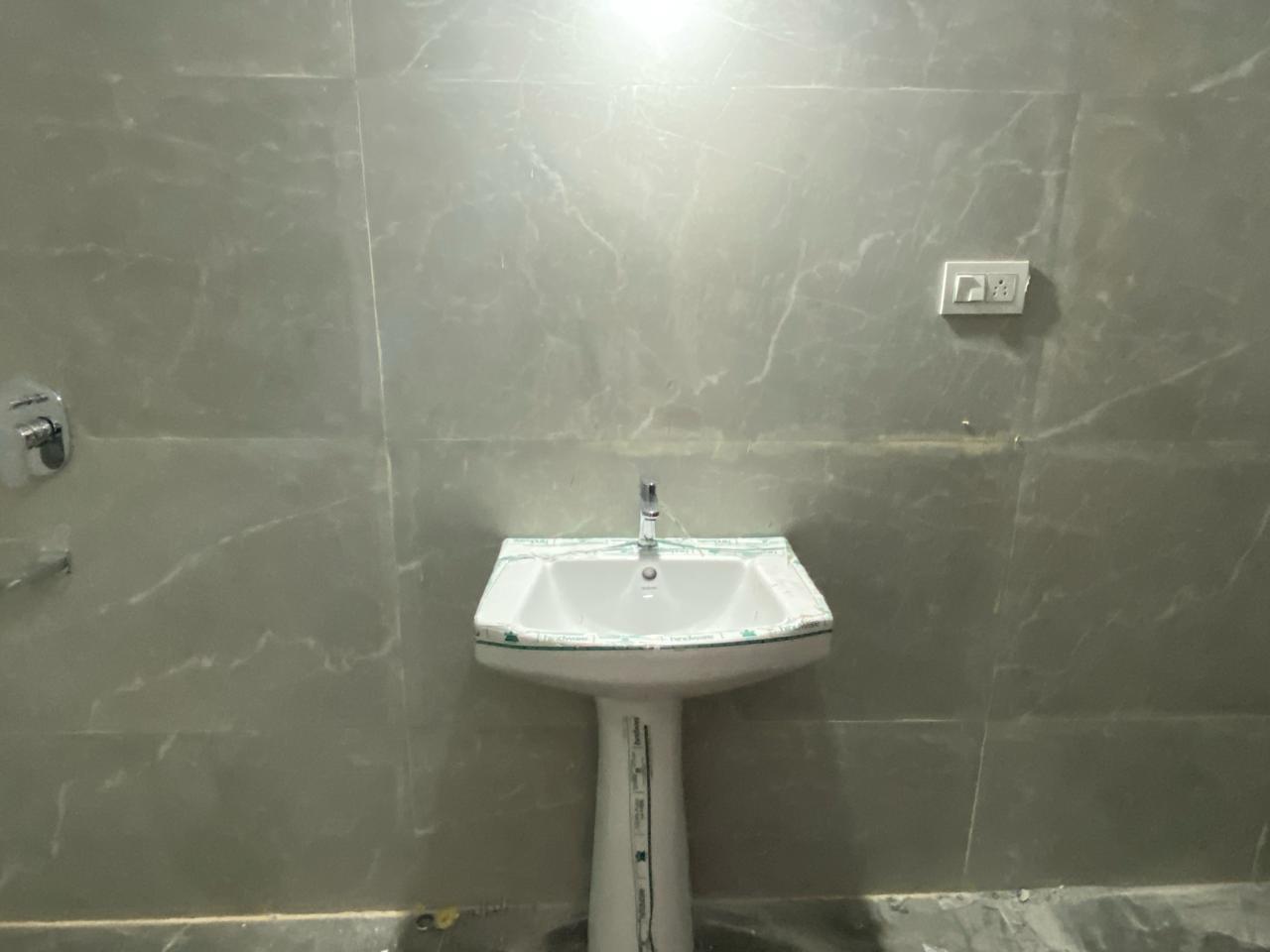 3 beds 3 baths Flat in Amigo Estella - Gated Society 