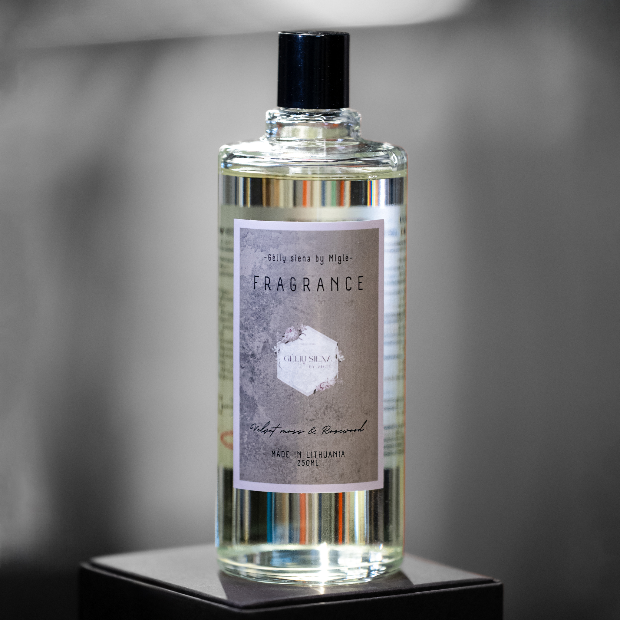 Velvet moss • Namų kvapo papildymas 250ml