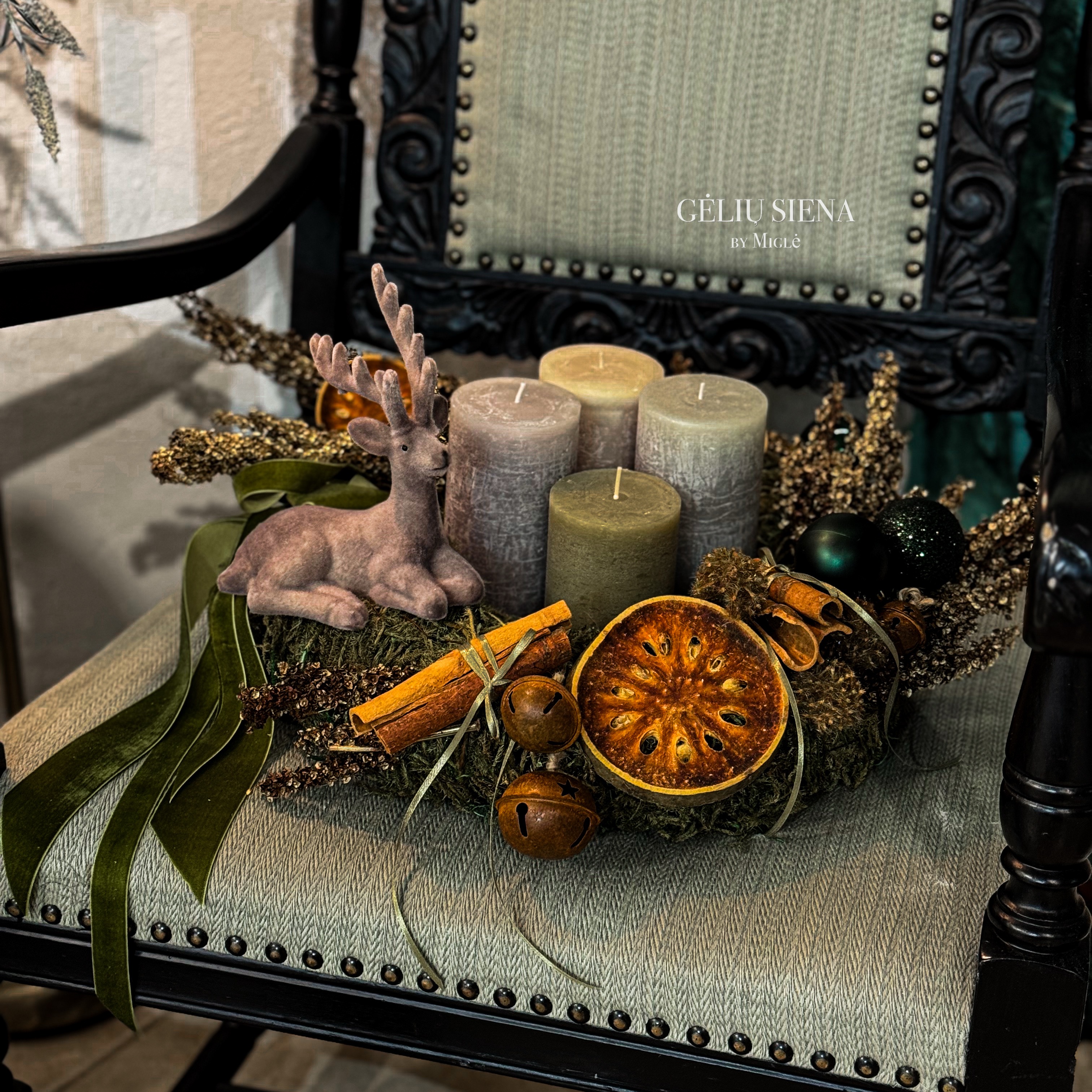 Advento vainikas su žvakėmis