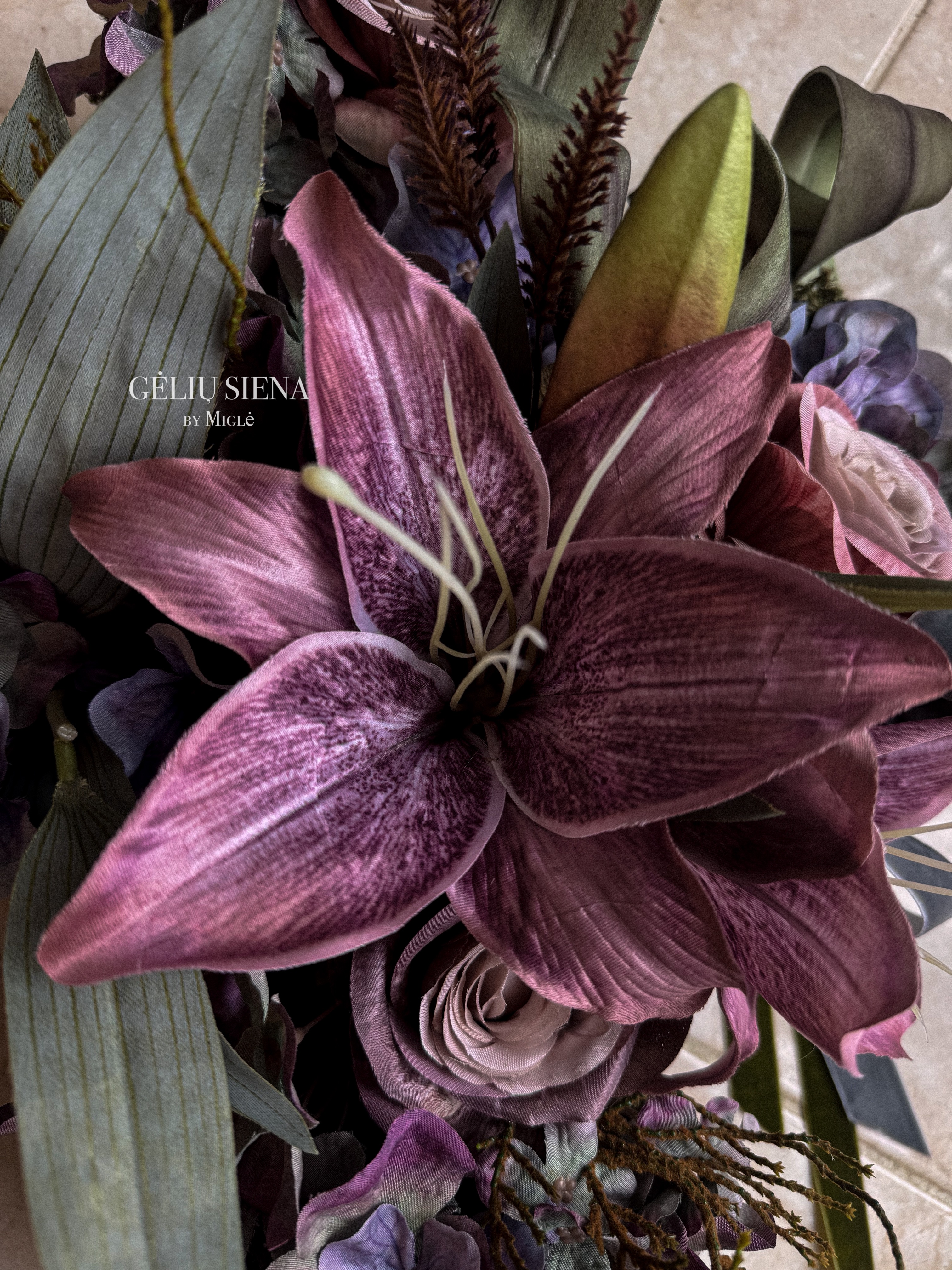 Vėlinių kompozicija "kryžiukas"