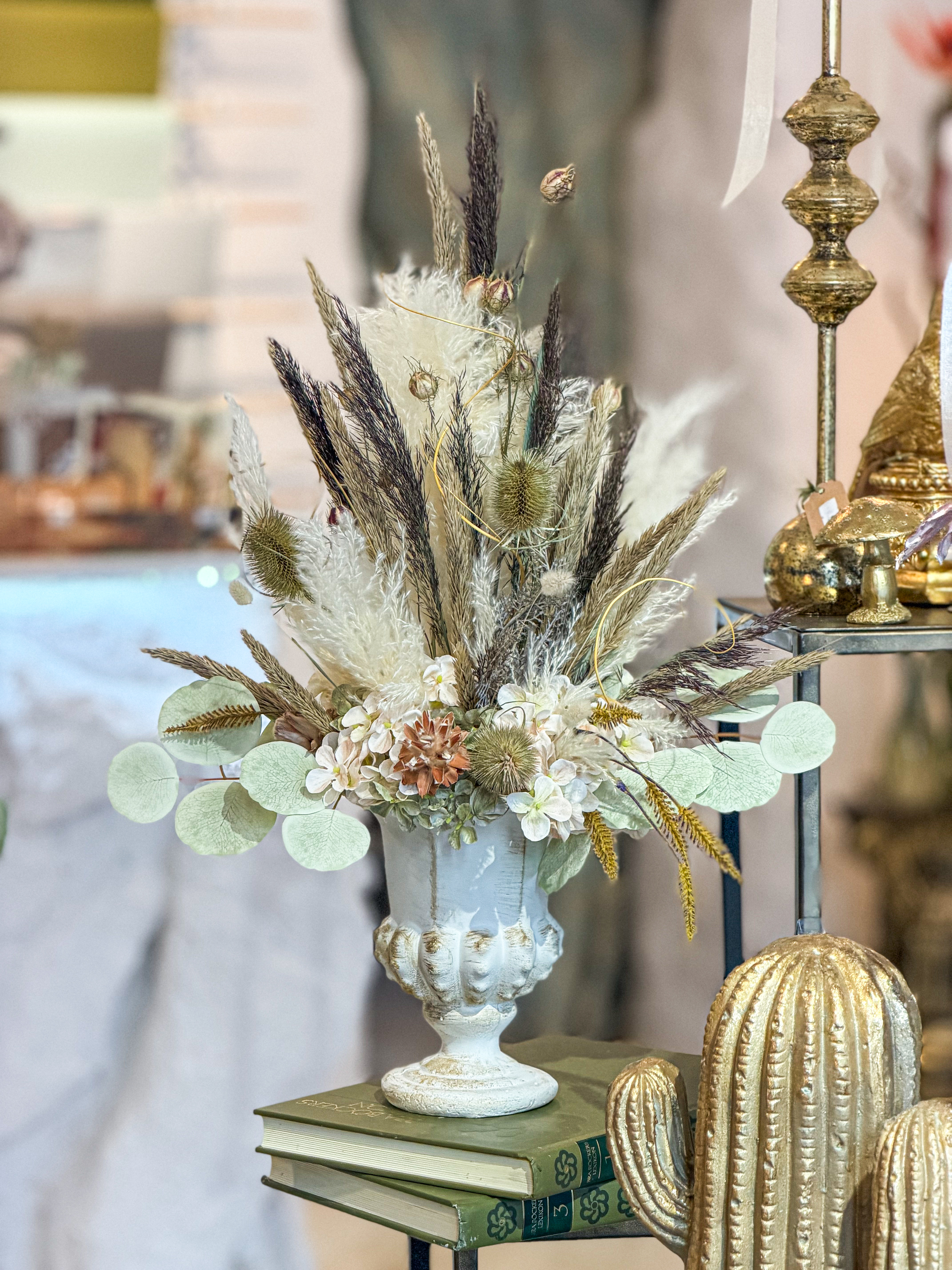 Kompozicija rankų darbo vazoje