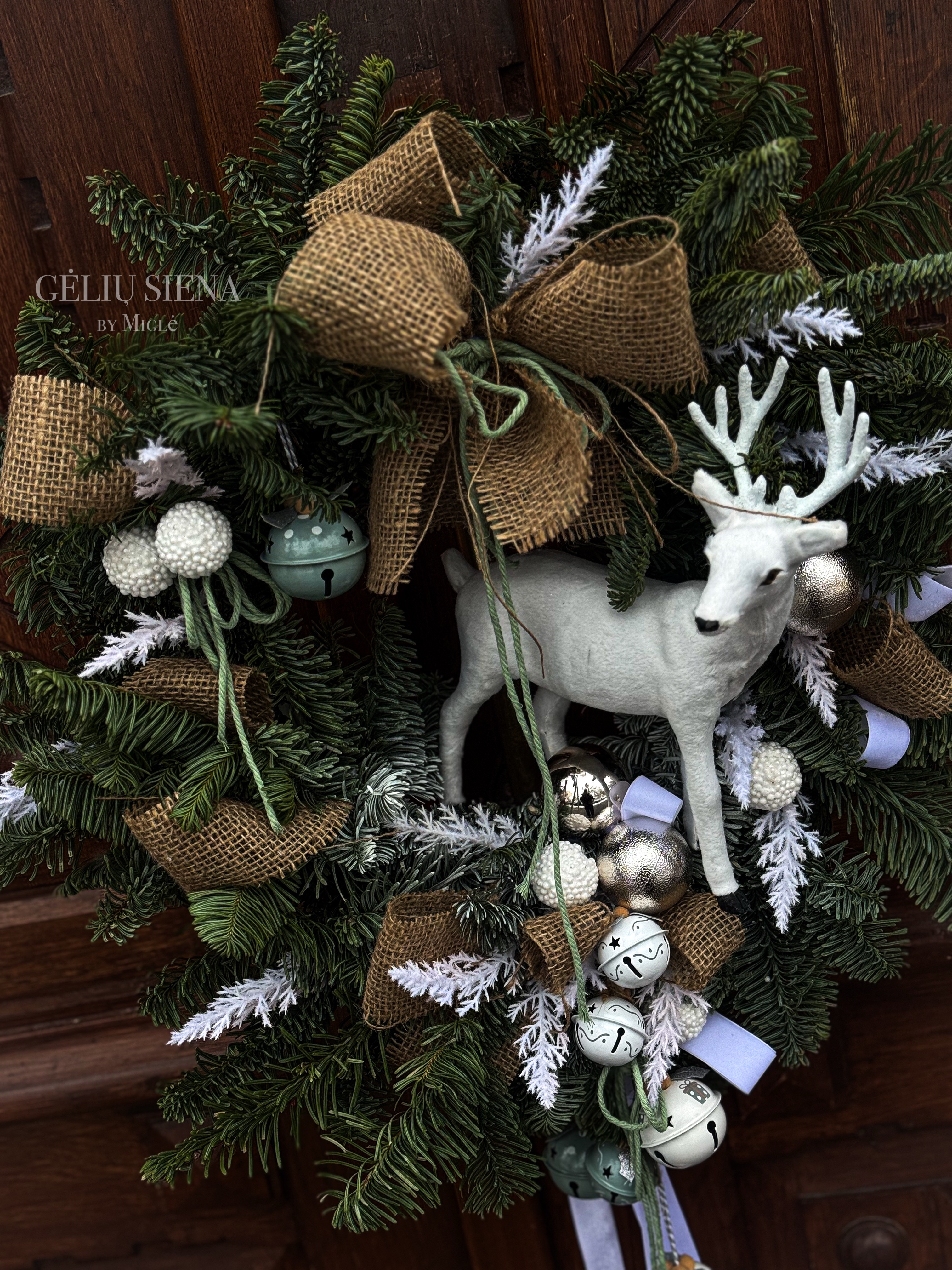 Kalėdinis pakabinamas vainikas