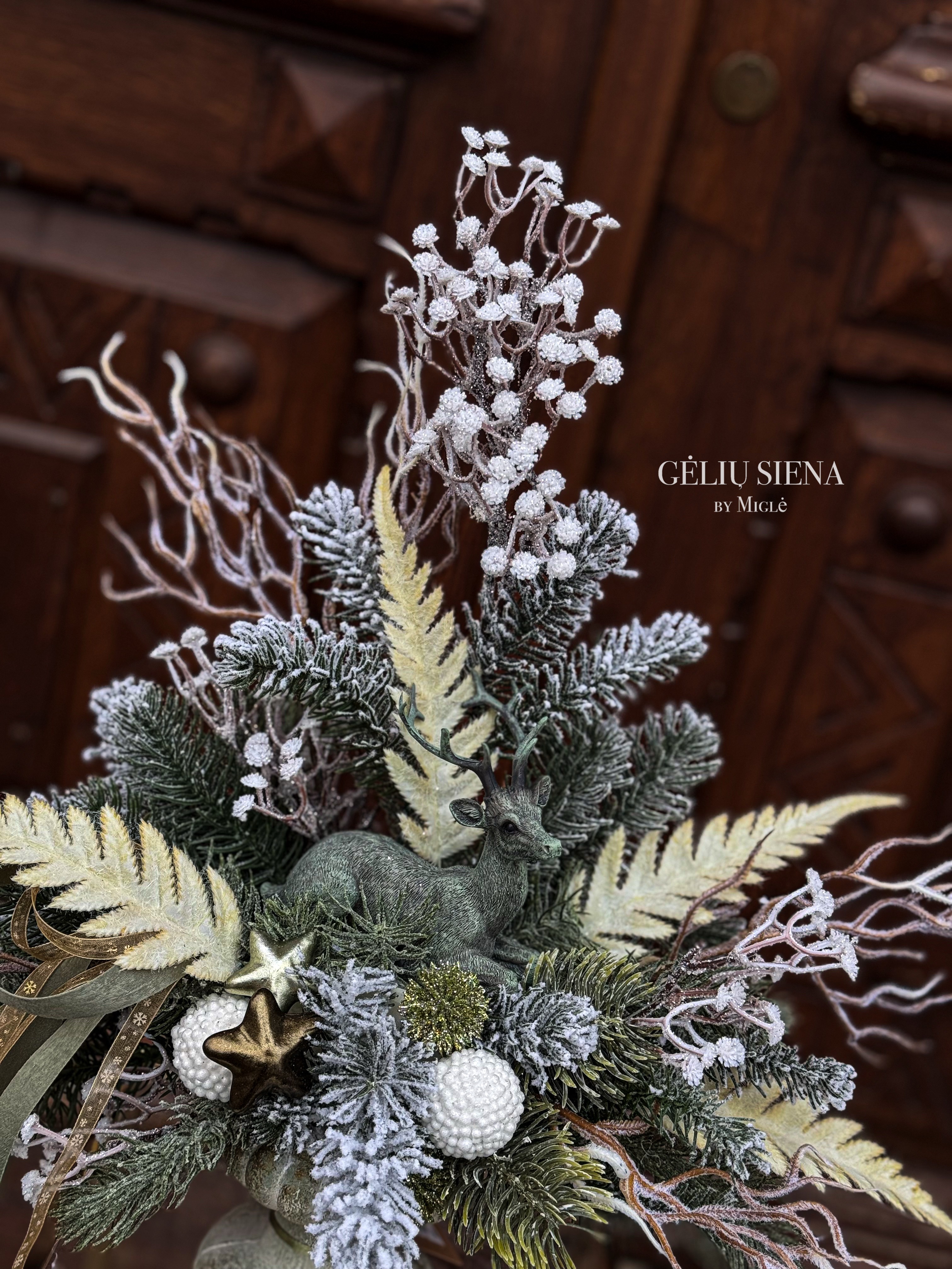 Kalėdinė kompozicija vazoje