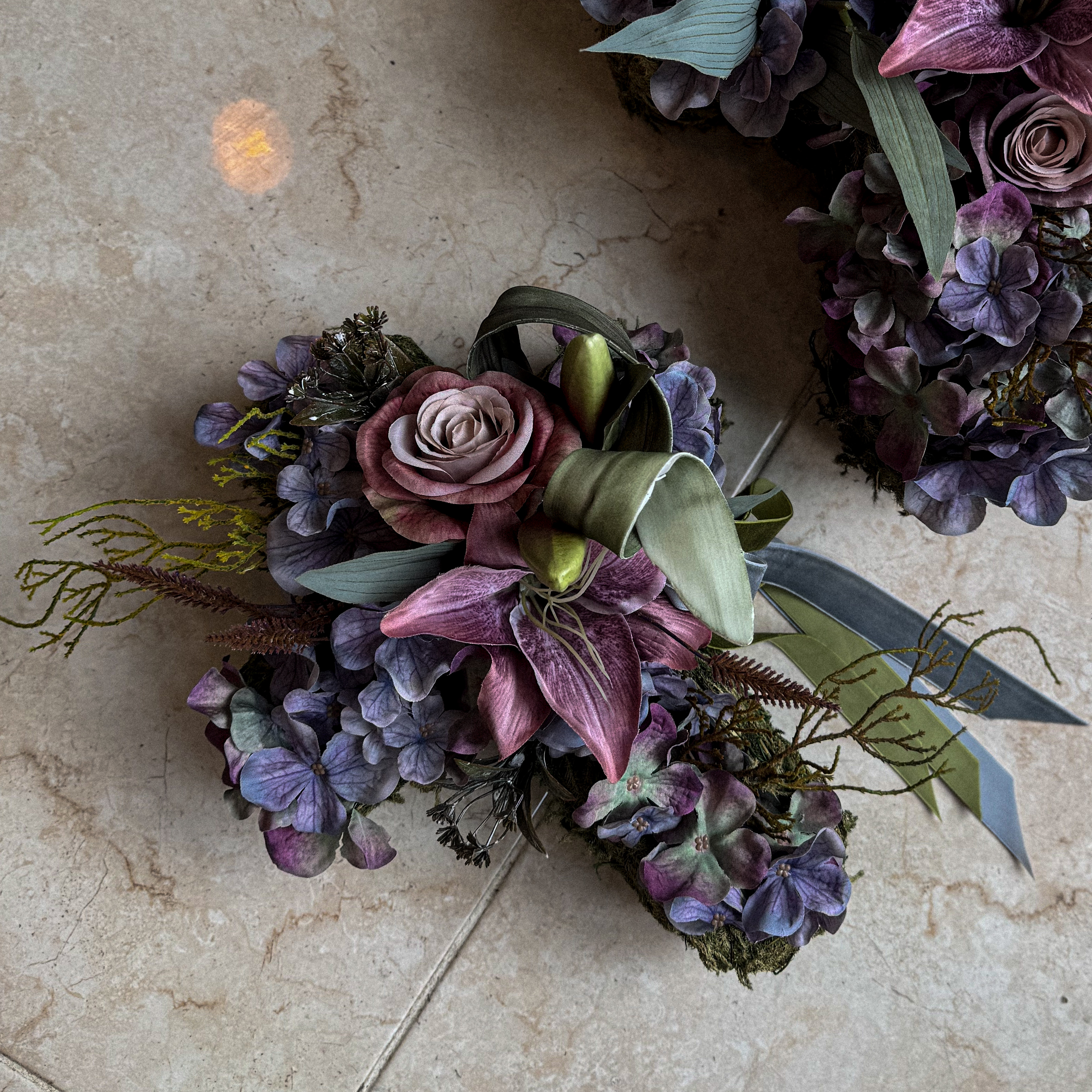 Vėlinių kompozicija "kryžiukas"