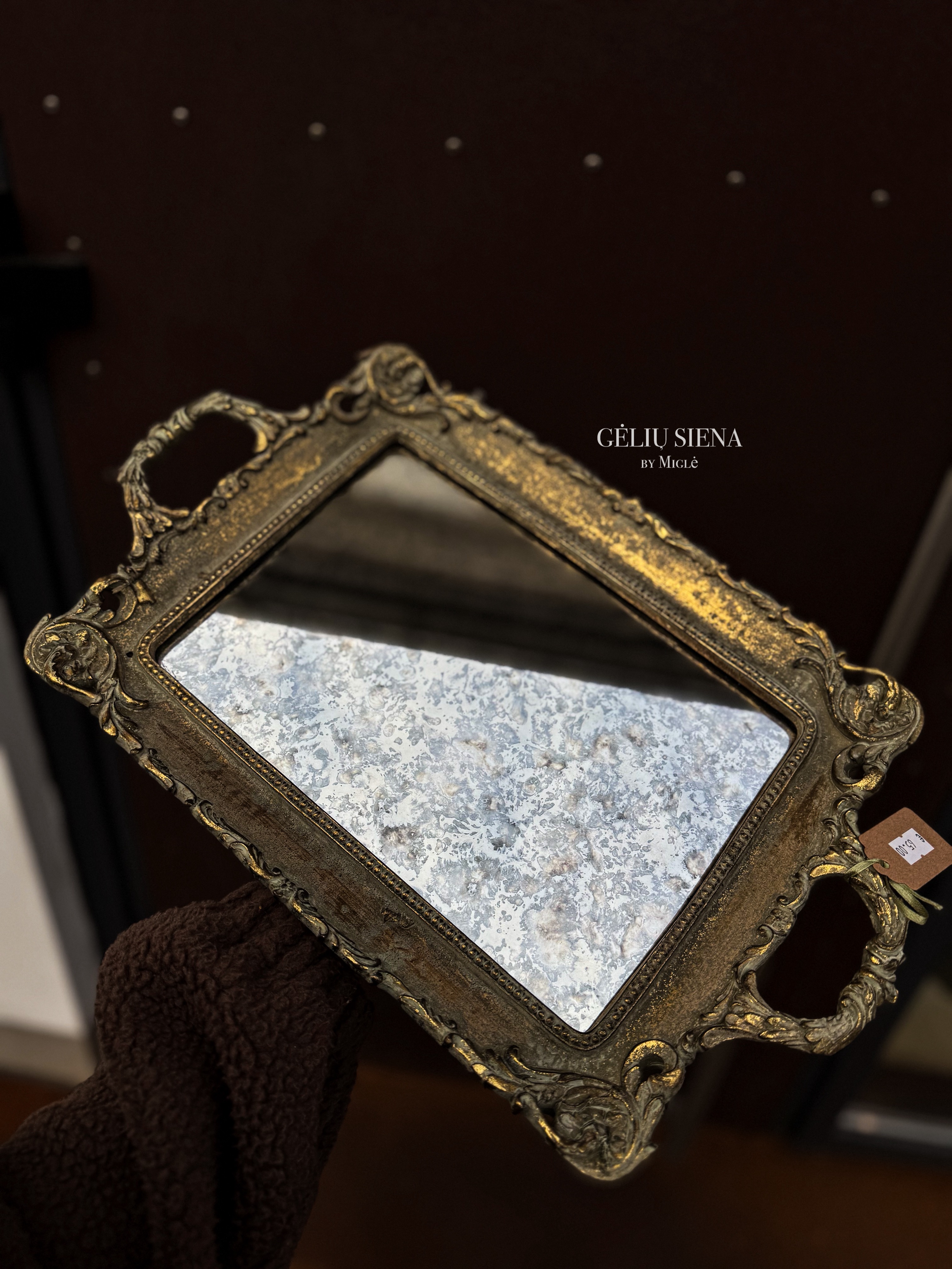 Klasikinio stiliaus padėklas