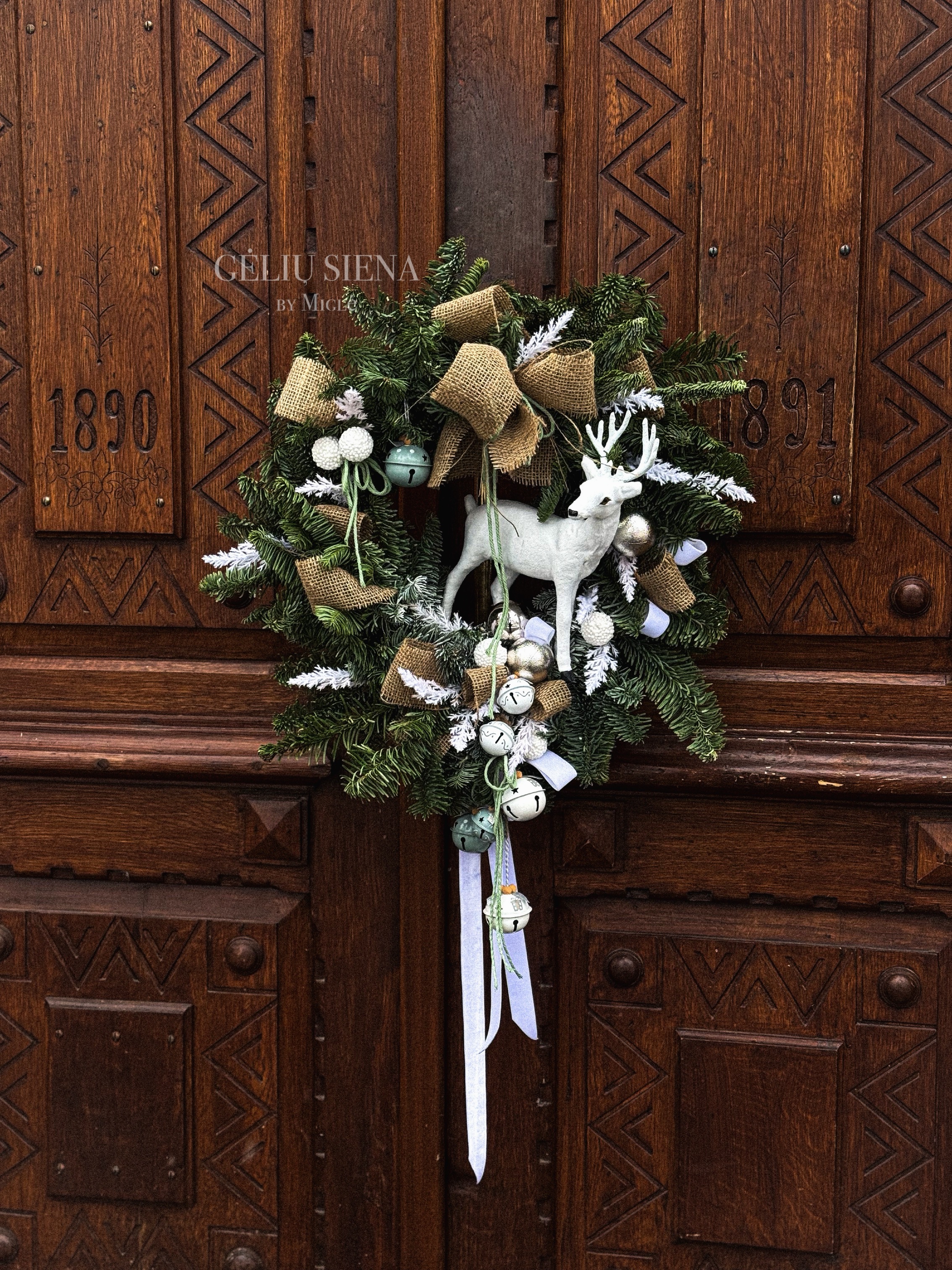 Kalėdinis pakabinamas vainikas