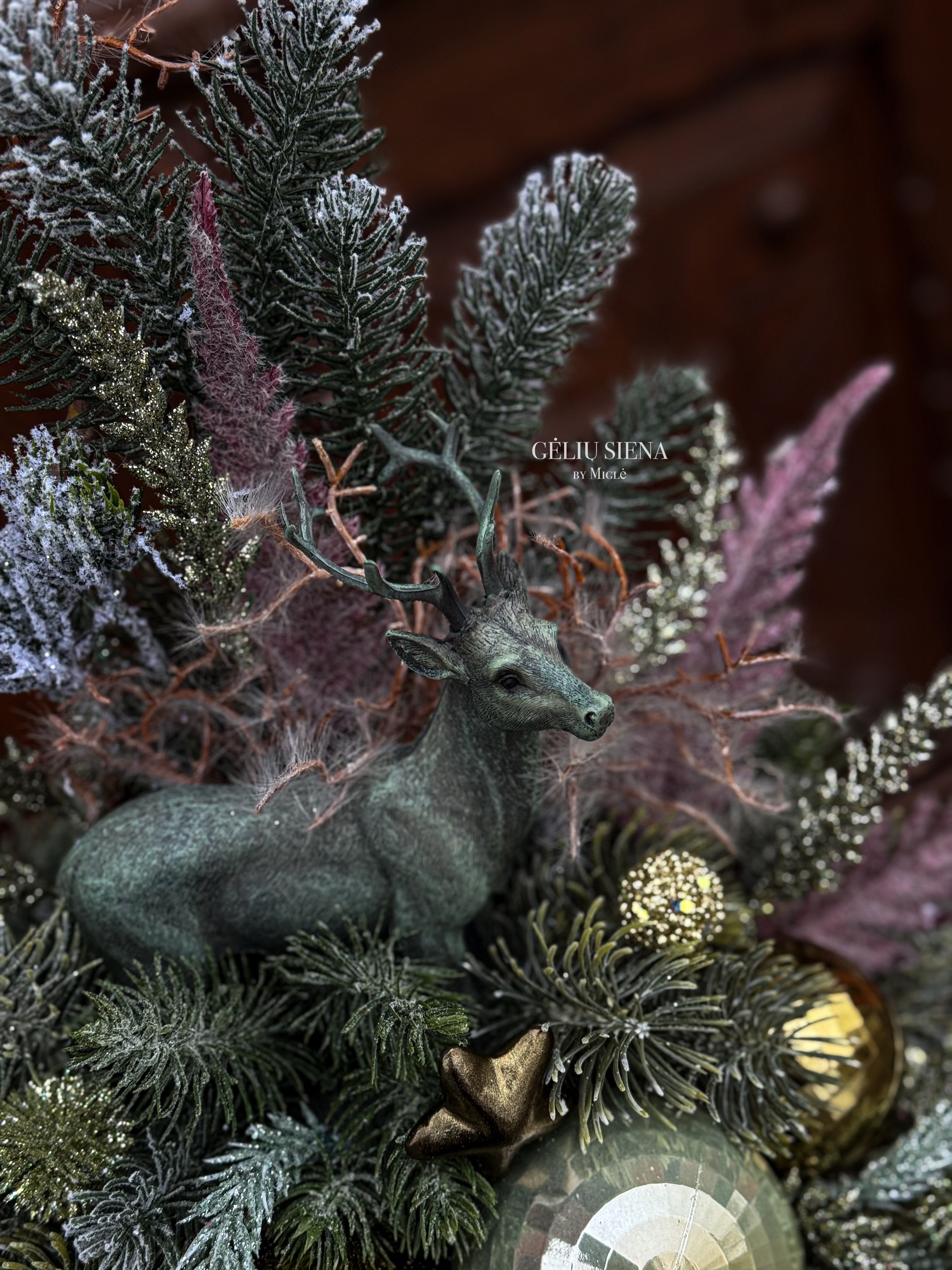 Kalėdinė kompozicija vazoje