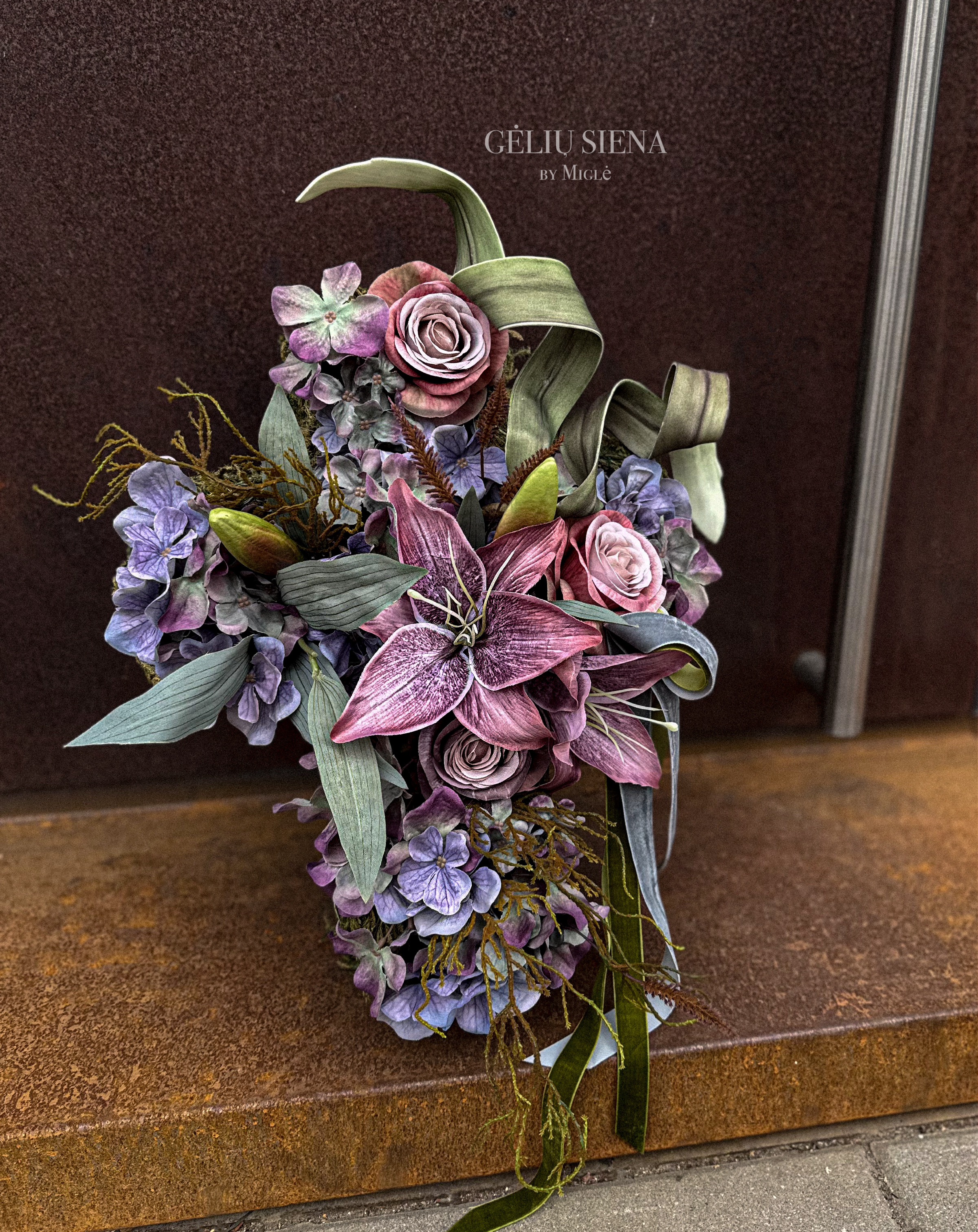 Vėlinių kompozicija "kryžiukas"