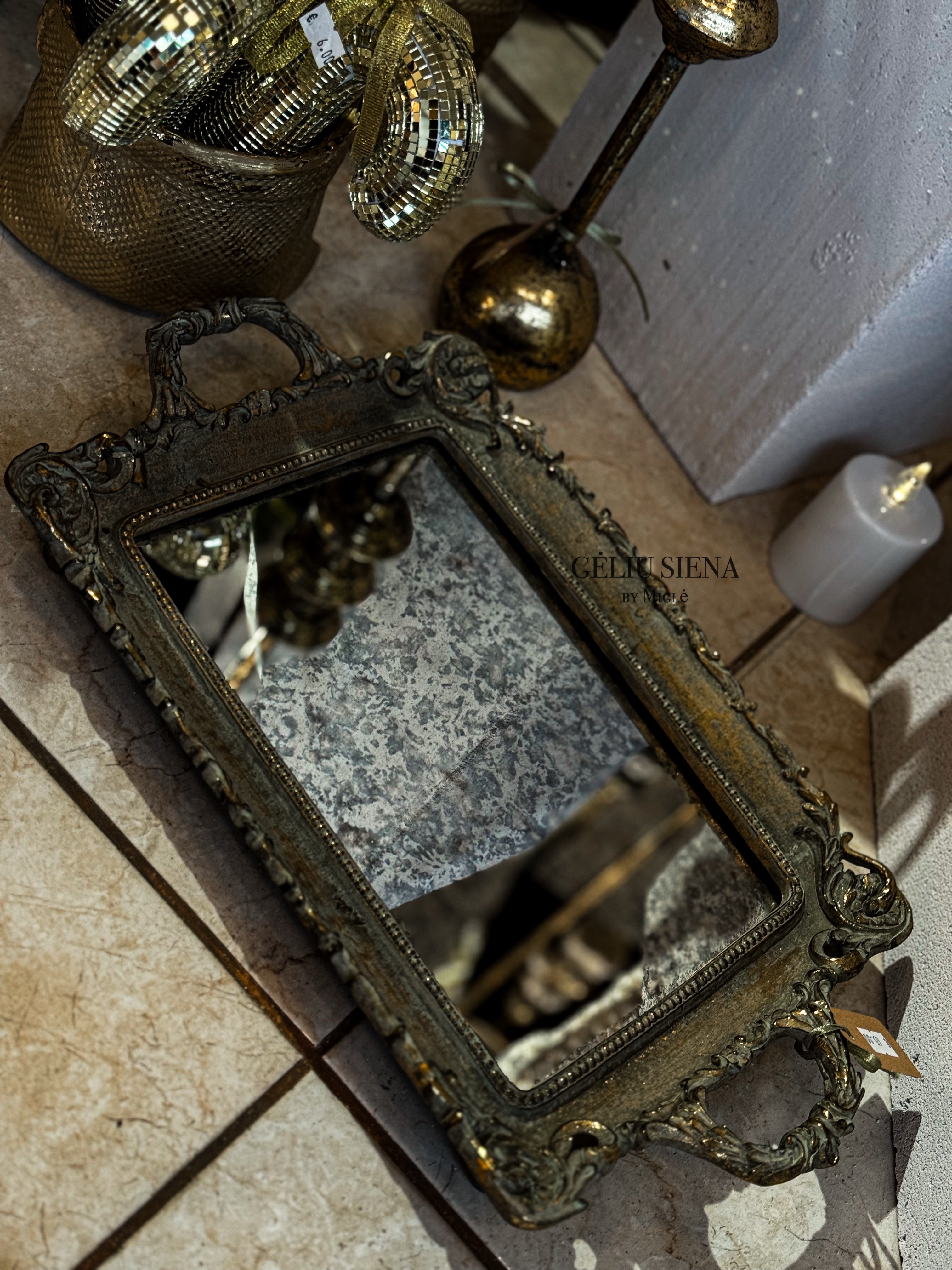 Klasikinio stiliaus padėklas