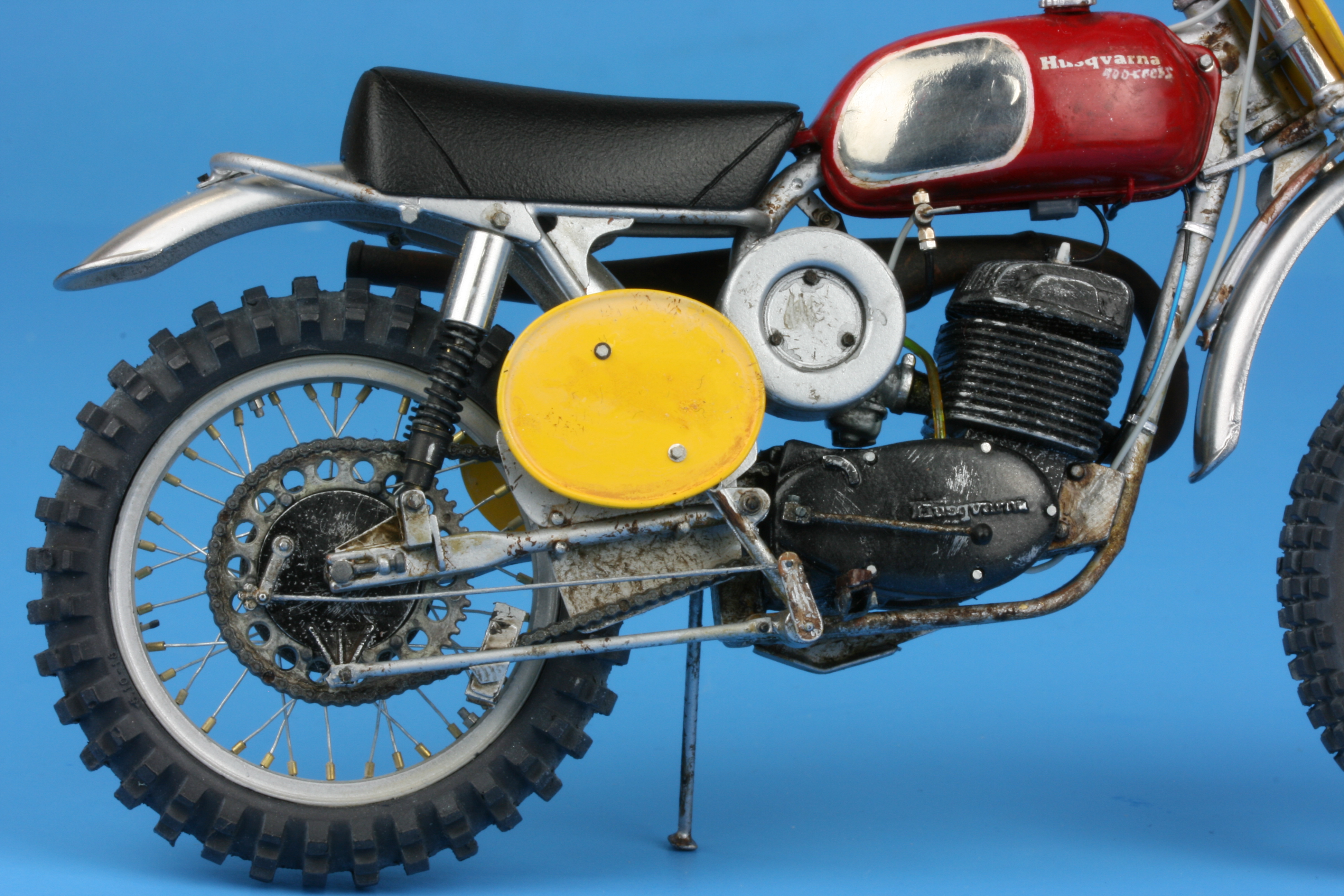 Knobby Tire Set, Modern, 1:12