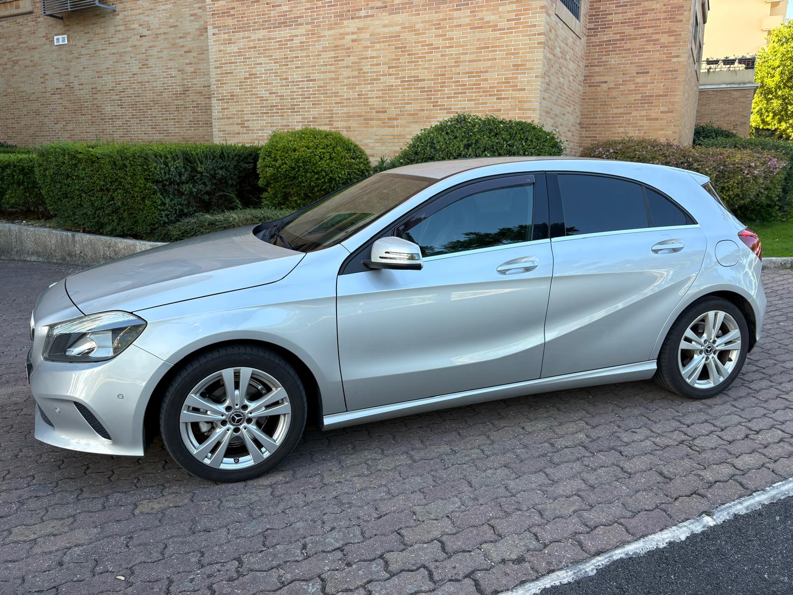 Mercedes-Benz A 180d