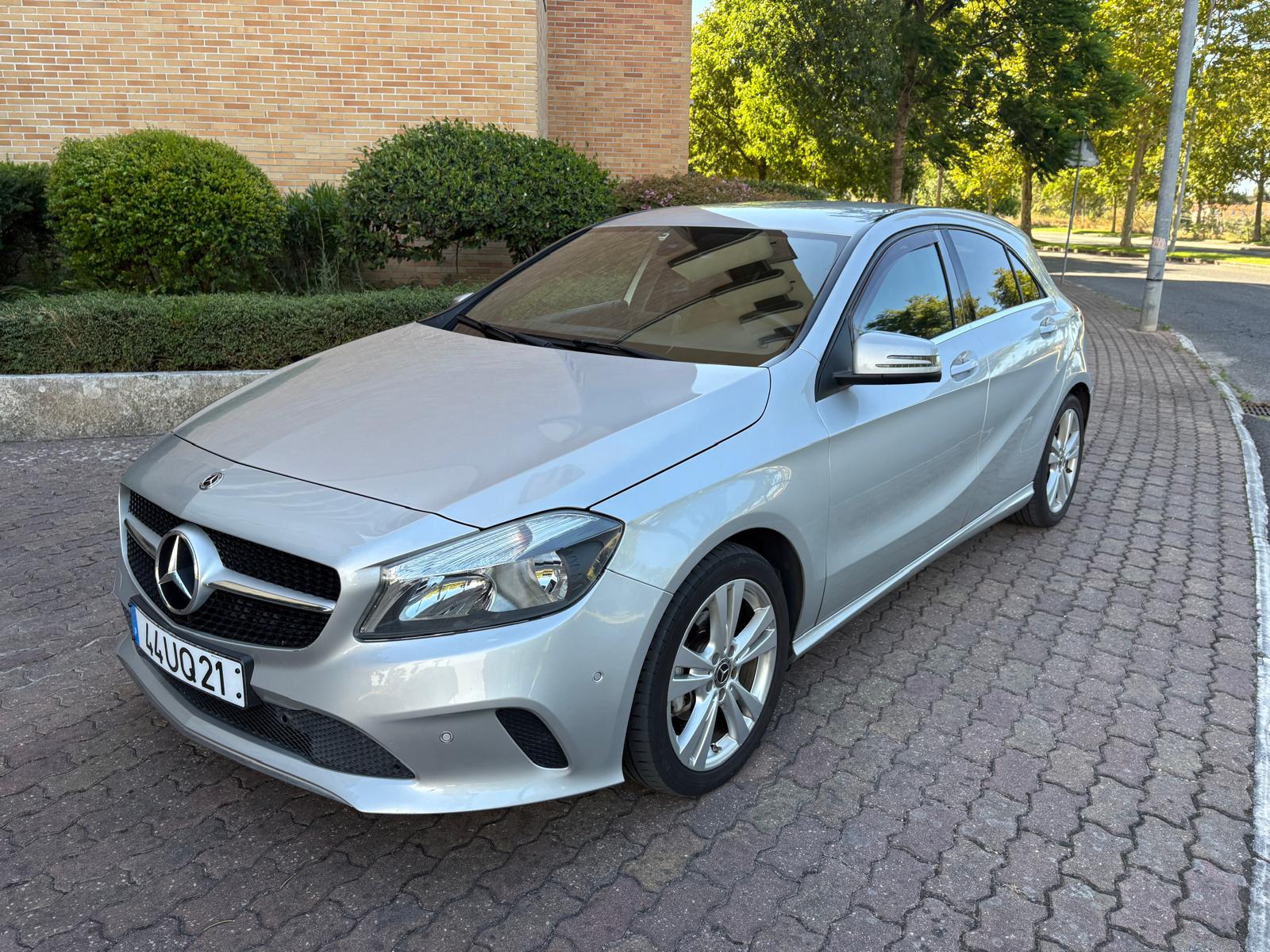 Mercedes-Benz A 180d