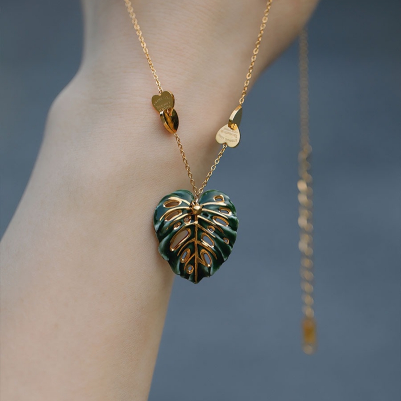 Hand-Painted Green Gold Ceramic Turtleback Bamboo Titanium Gold-Plated Necklace