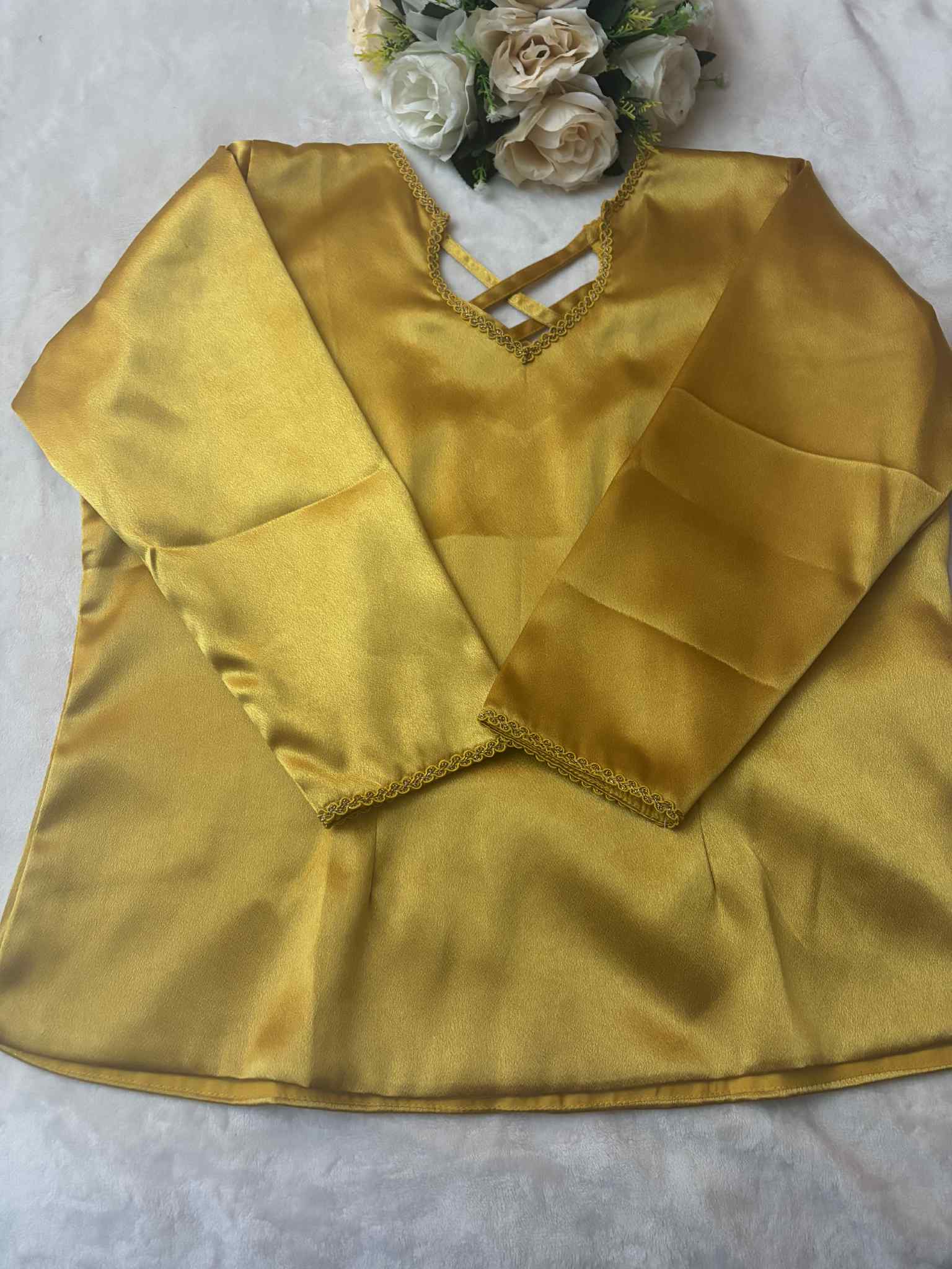 Body satin jaune or