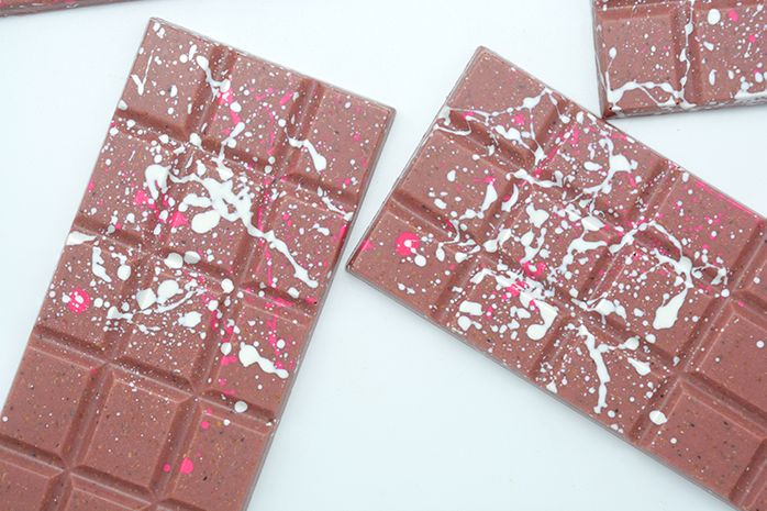 RUBY ROSE CALLEBAUT CHOCOLATE BAR