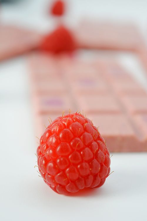  RASPBERRY CREME CHOCOLATE BAR