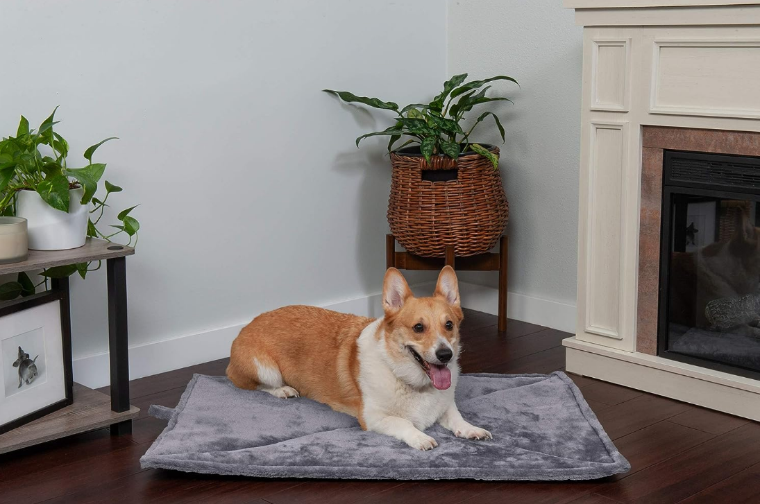 ThermaNAP Self-Warming Cat Bed for Indoor Cats & Small Dogs, Washable & Reflects Body Heat - Quilted Faux Fur Reflective Bed Mat - Gray, Small