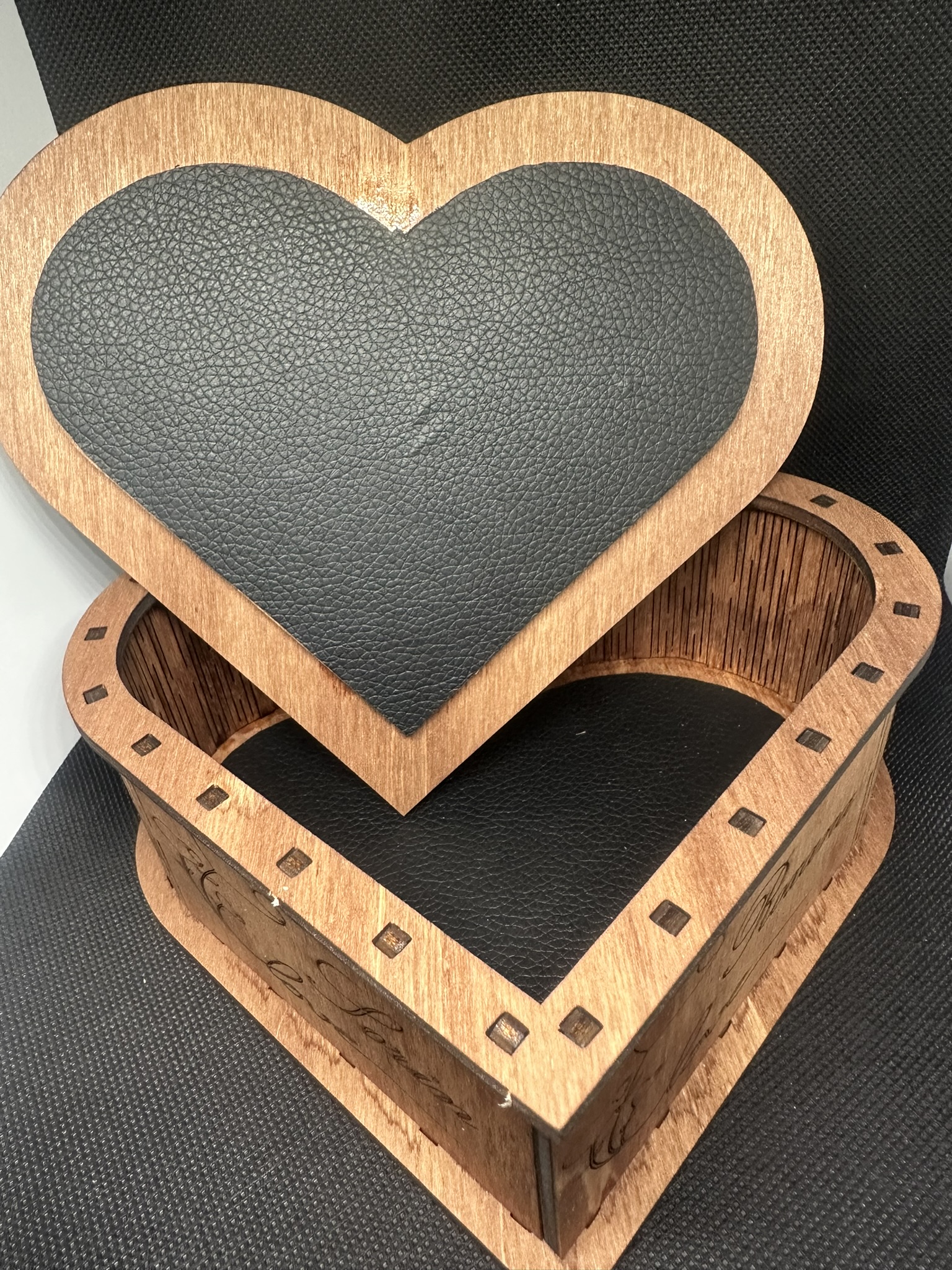 Herzförmige Schachtel