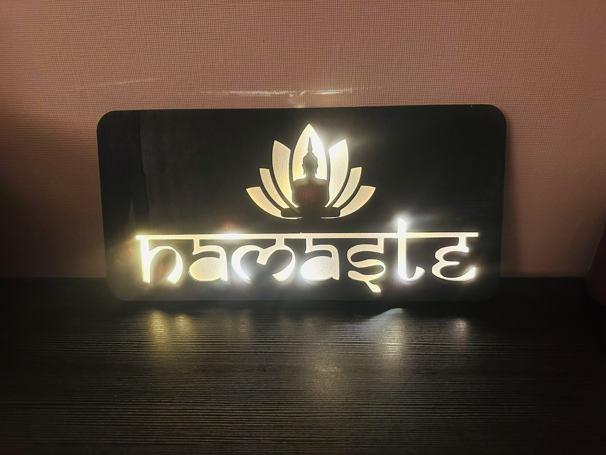 LED NAMASTE Dekoration