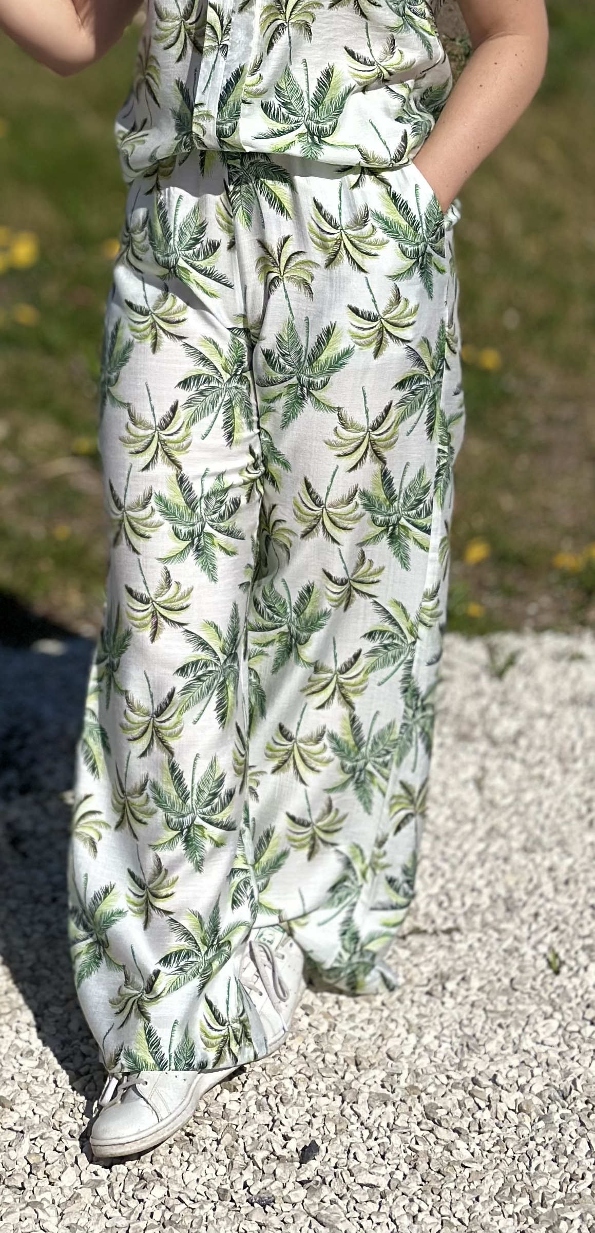 Pantalon à motifs palmiers
