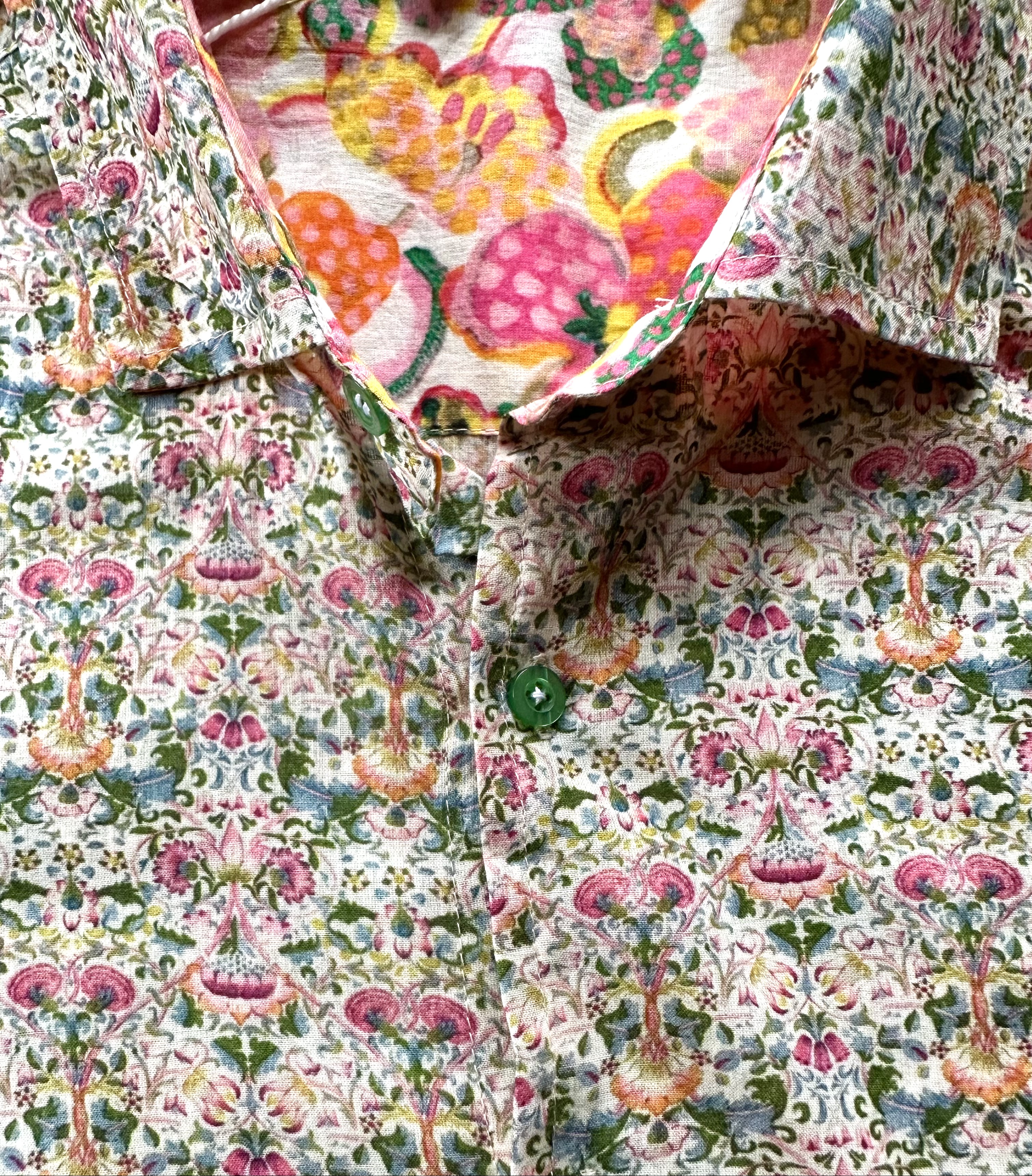 Chemise à motifs floraux