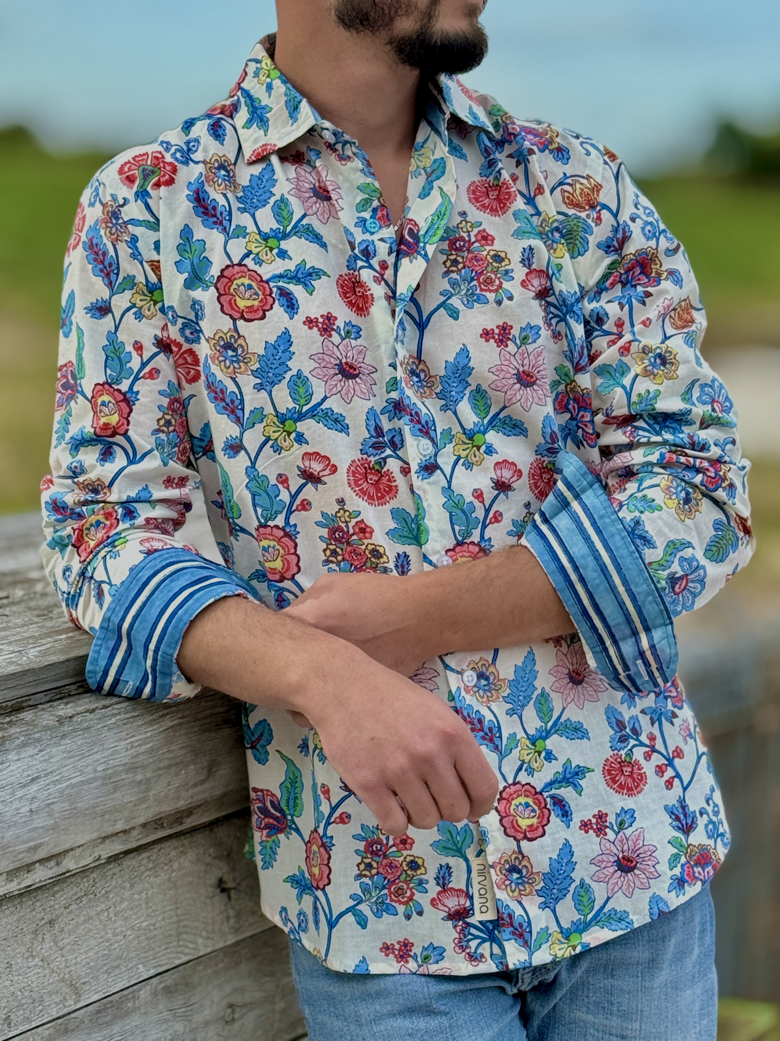 Chemise à motifs floraux