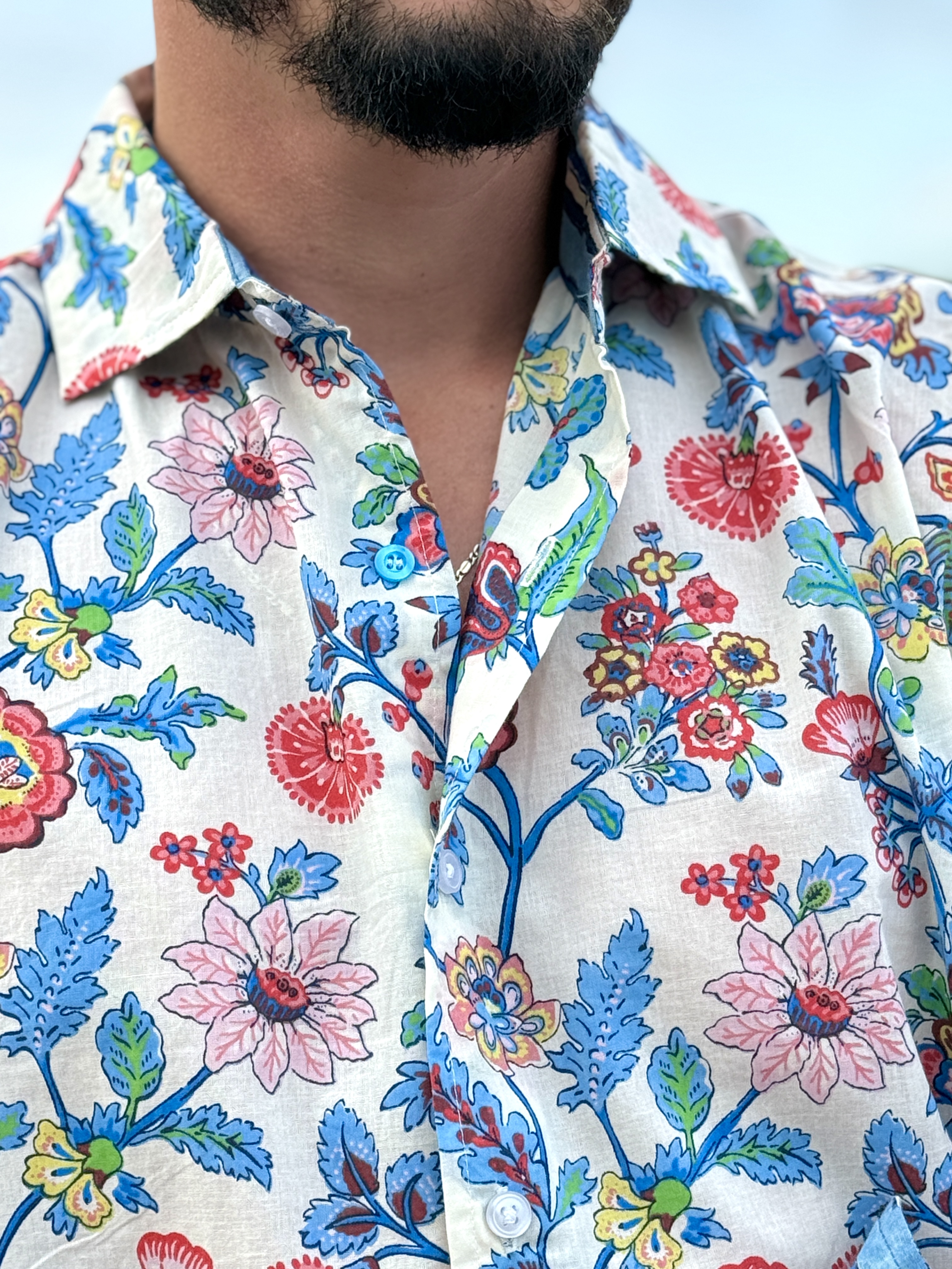 Chemise à motifs floraux
