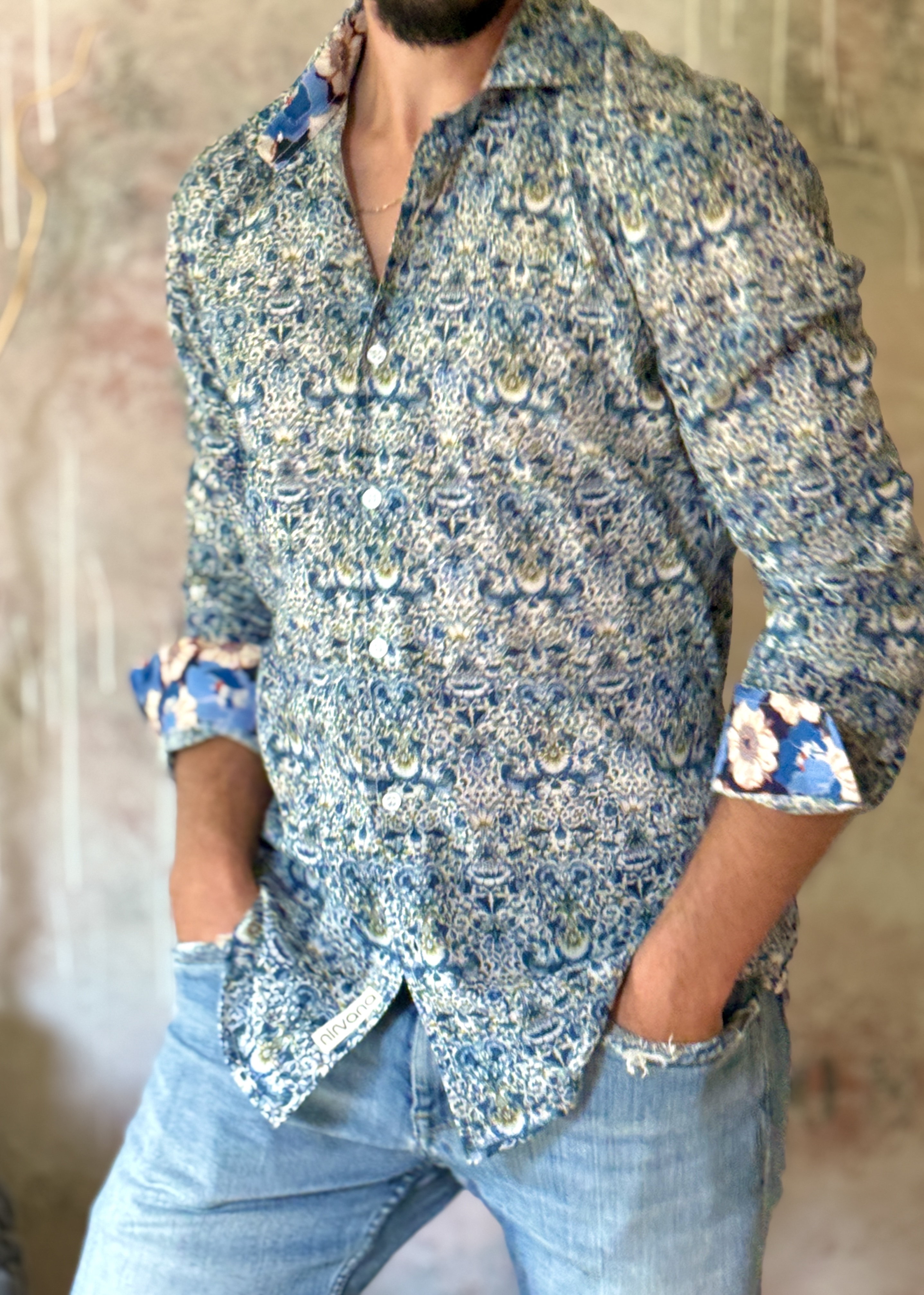 Chemise à motifs floraux