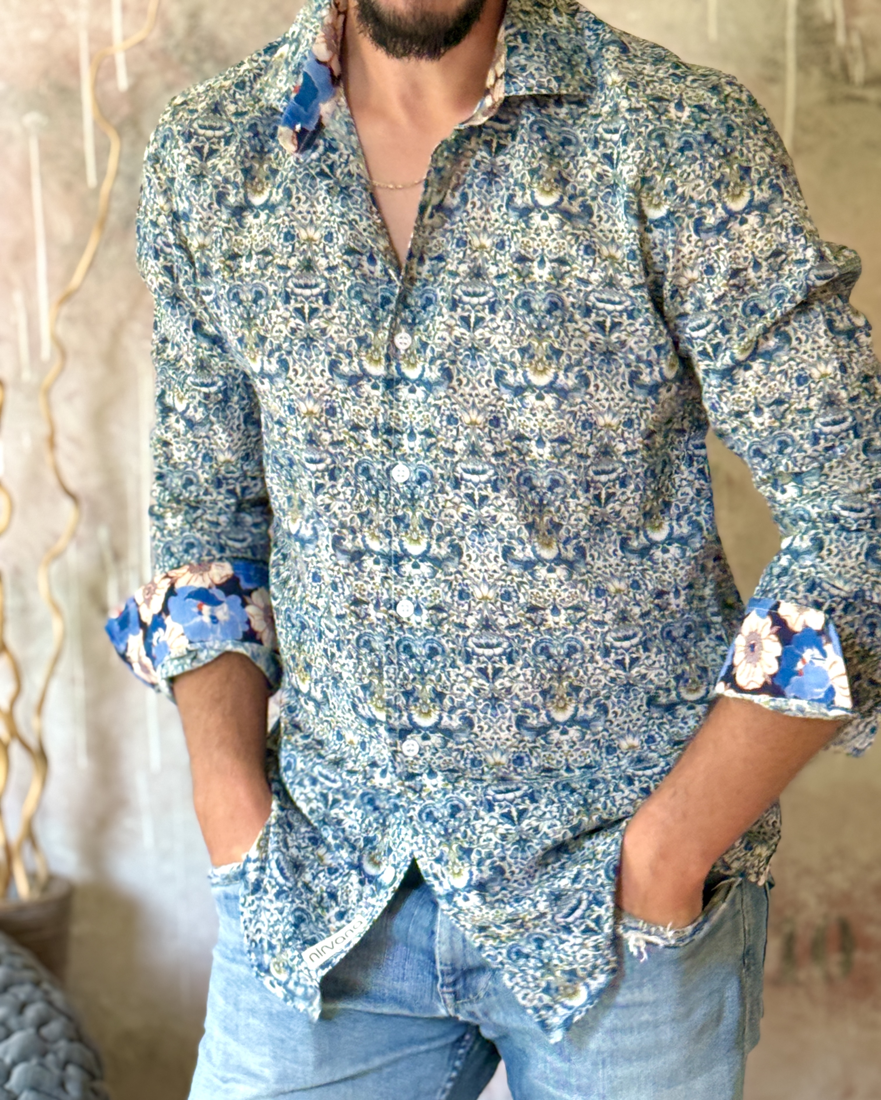 Chemise à motifs floraux