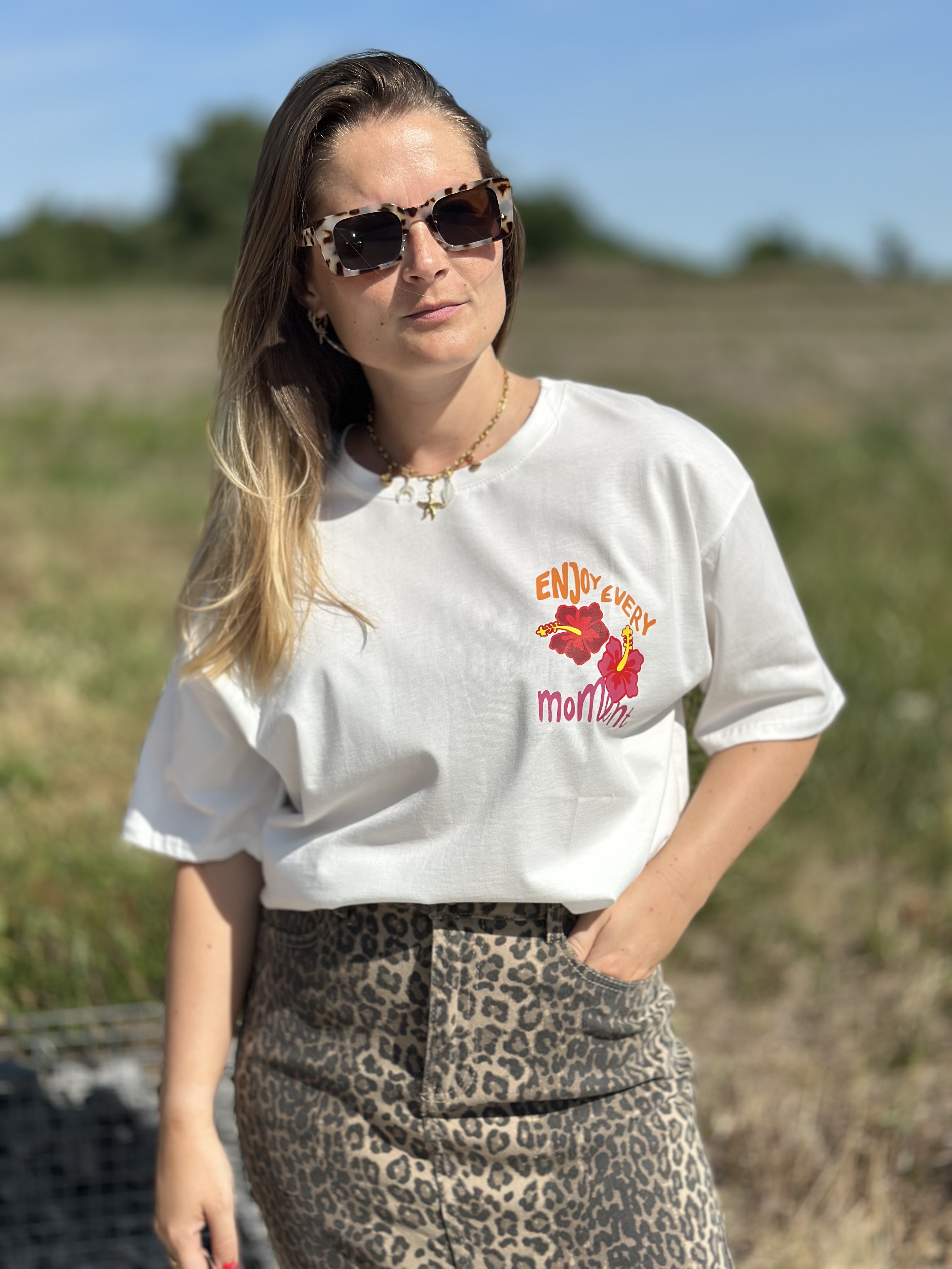 T-shirt 'Enjoy every moment'