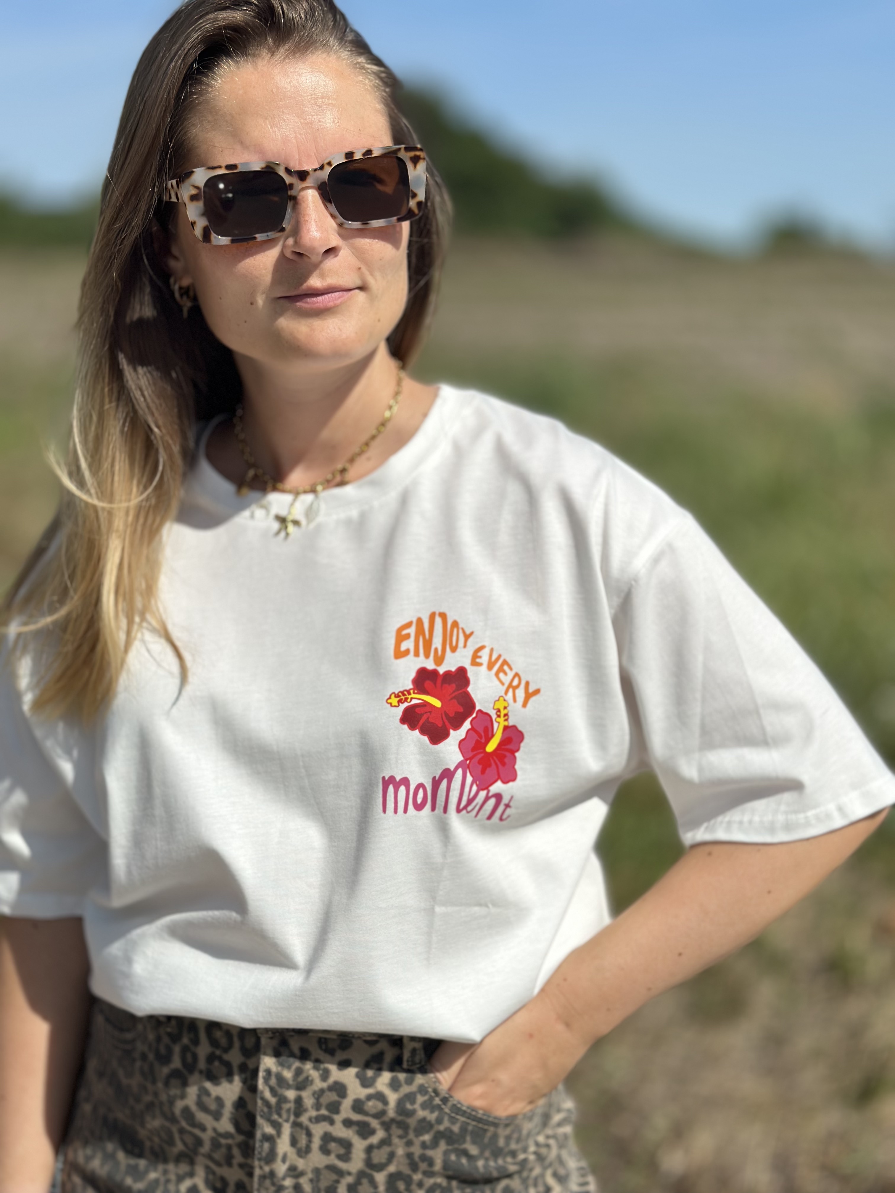 T-shirt 'Enjoy every moment'