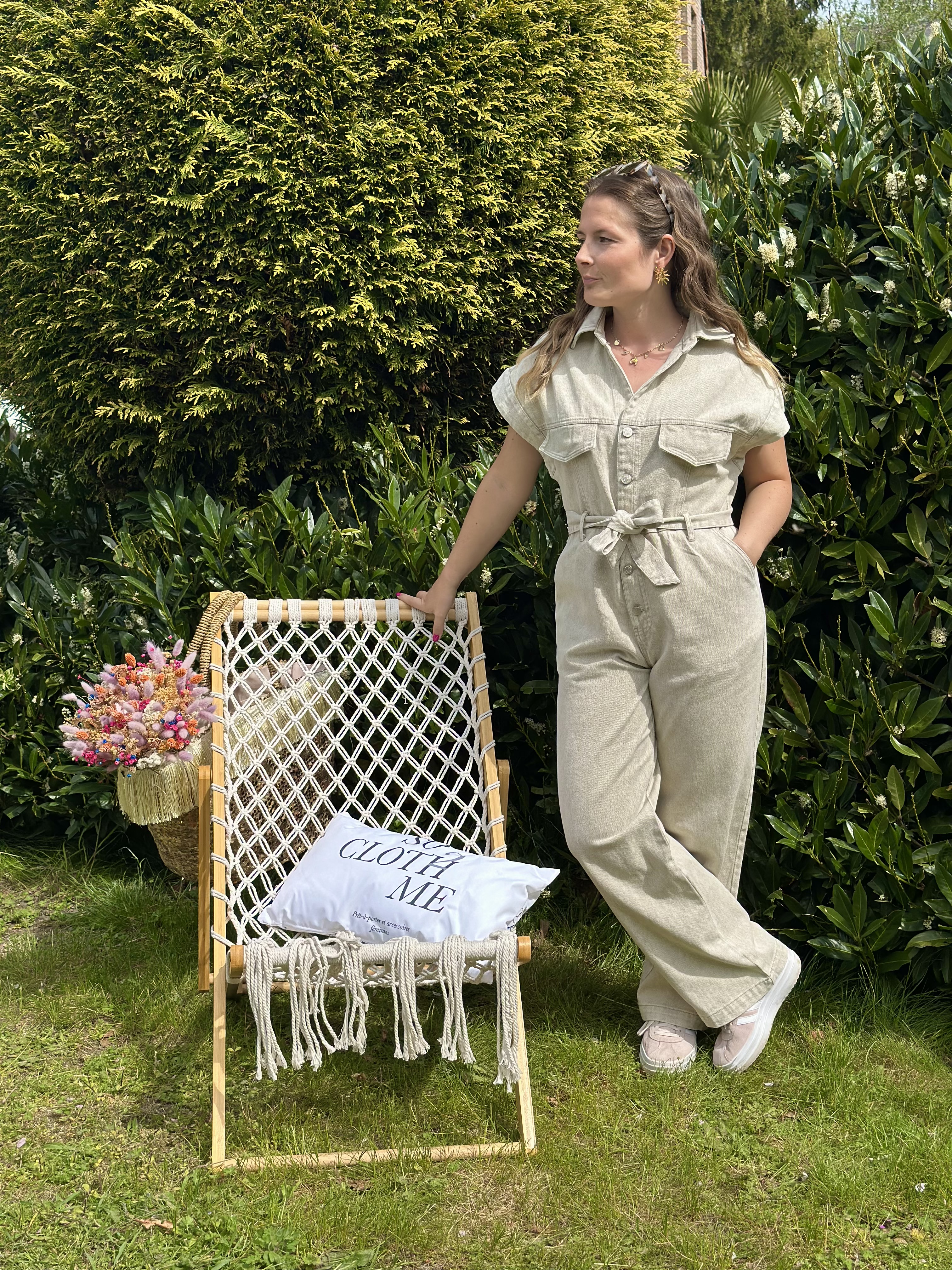 Combinaison en coton beige ceinturé