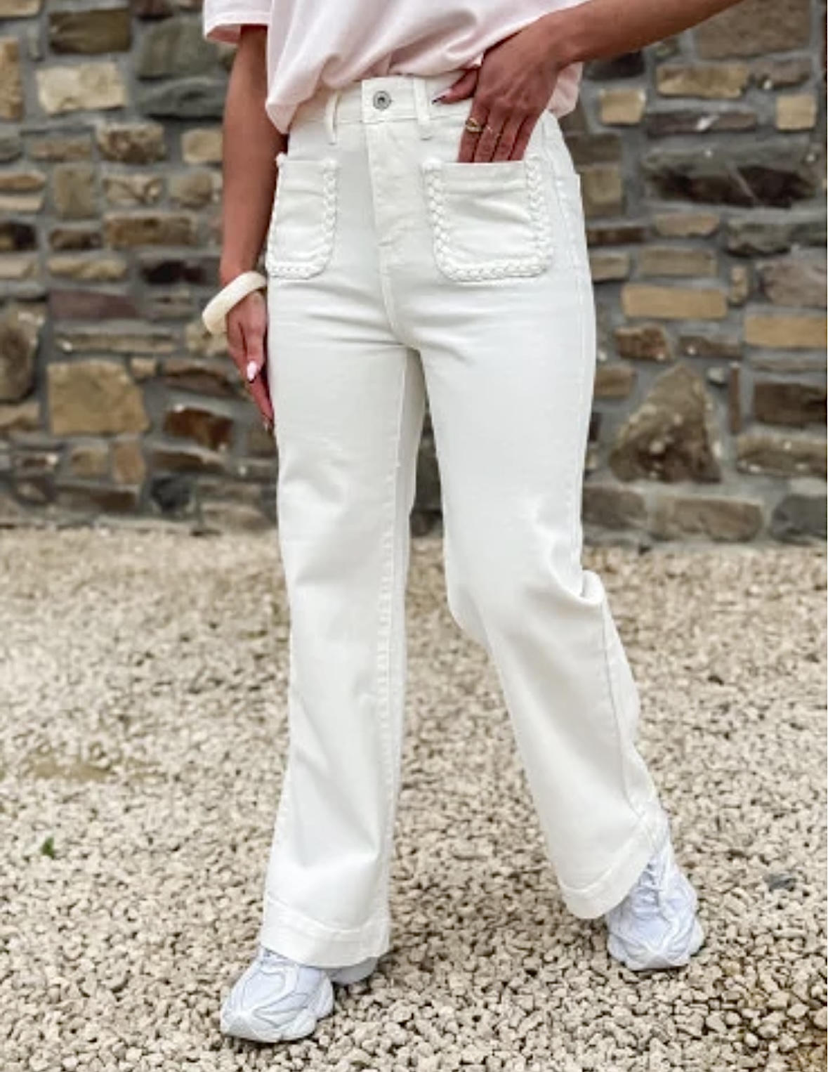 Jean beige à poches brodées, Folyrose.