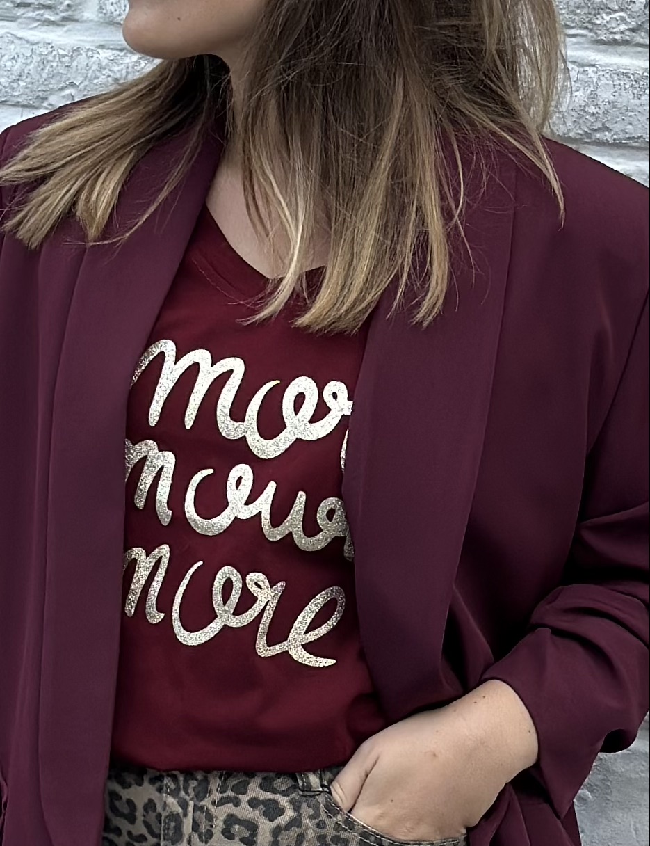 T-shirt bordeaux 'Amor Amour Amore'