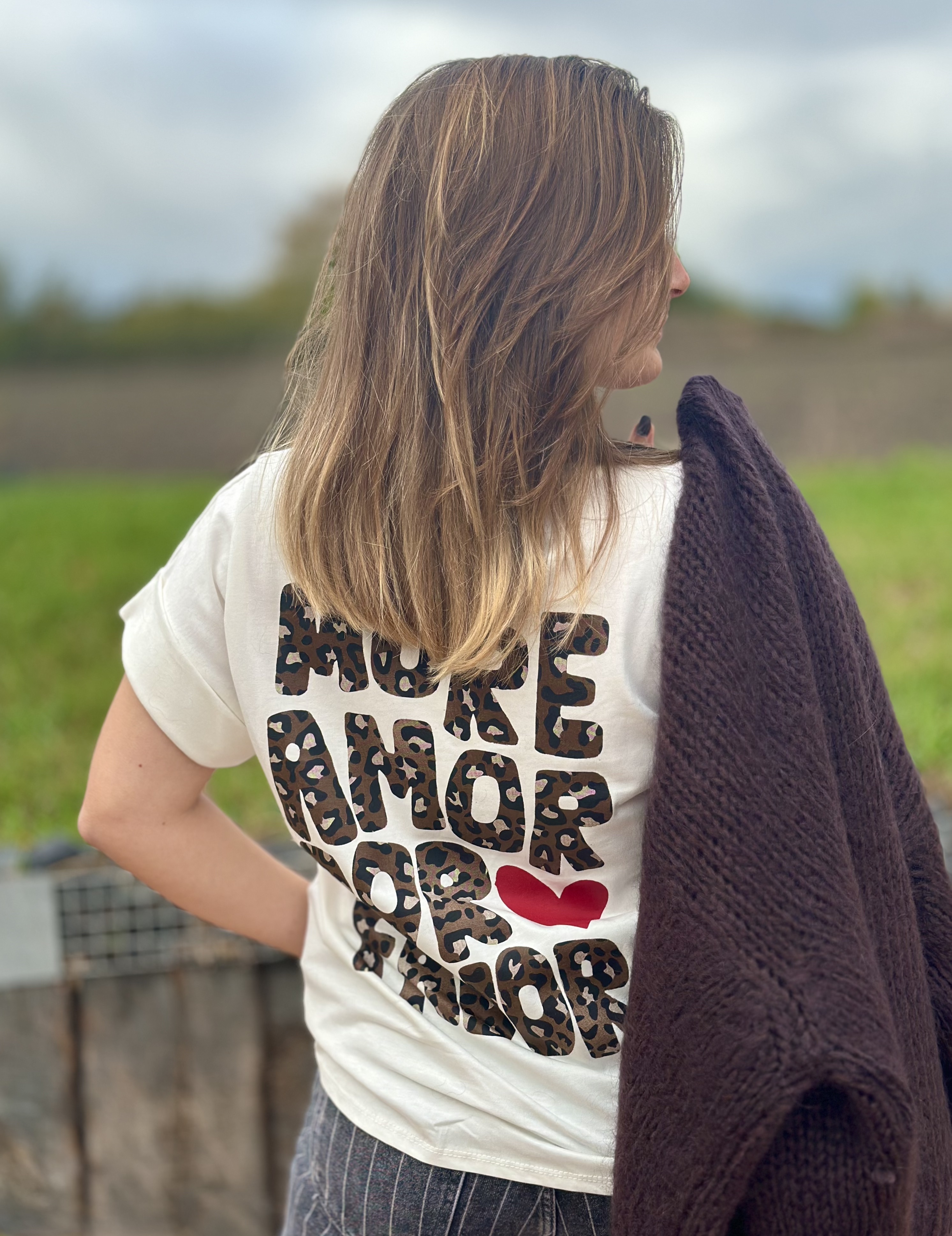 T-shirt blanc imprimé "Amor"
