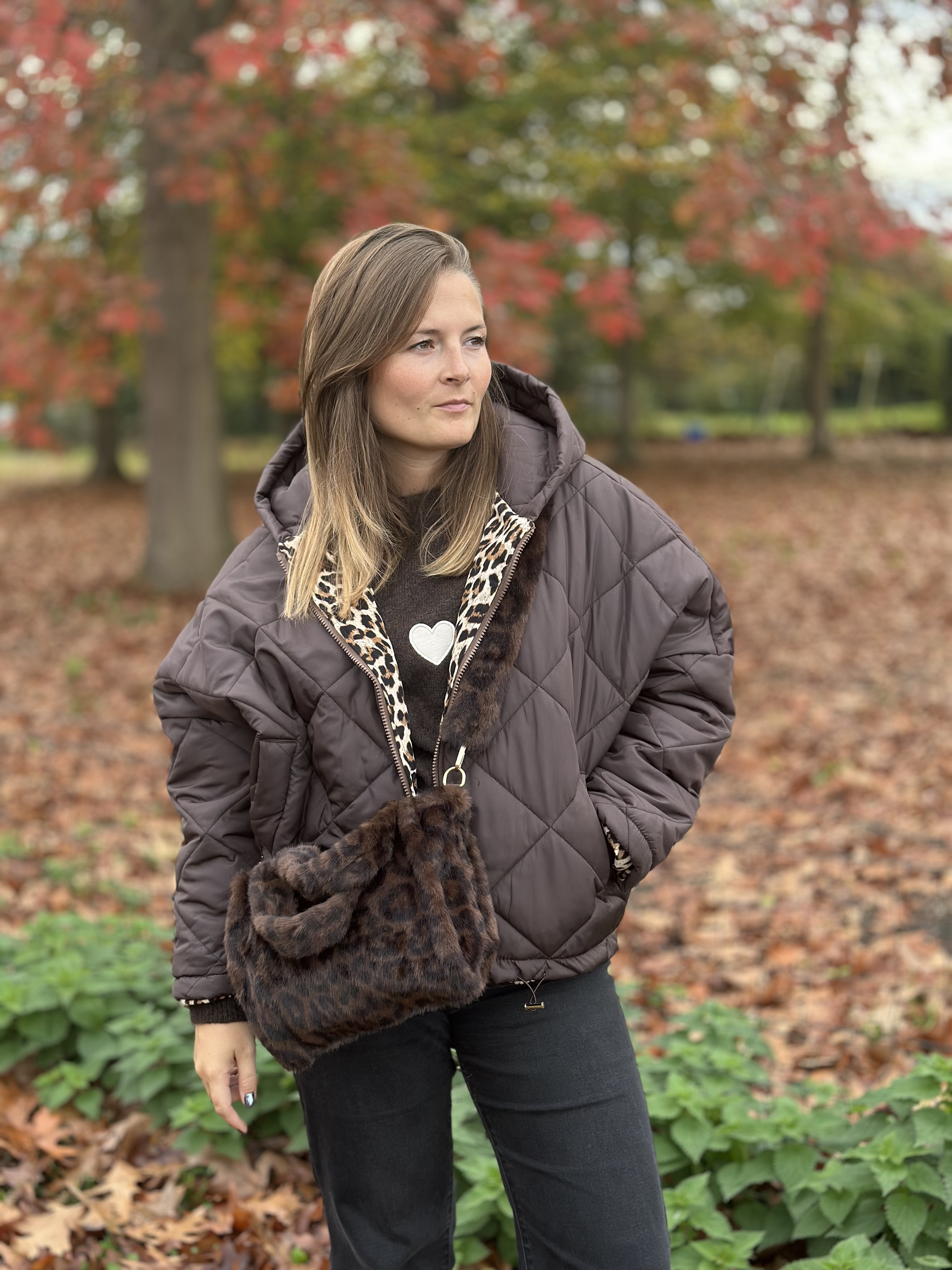 Veste matelassée marron à motifs léopard