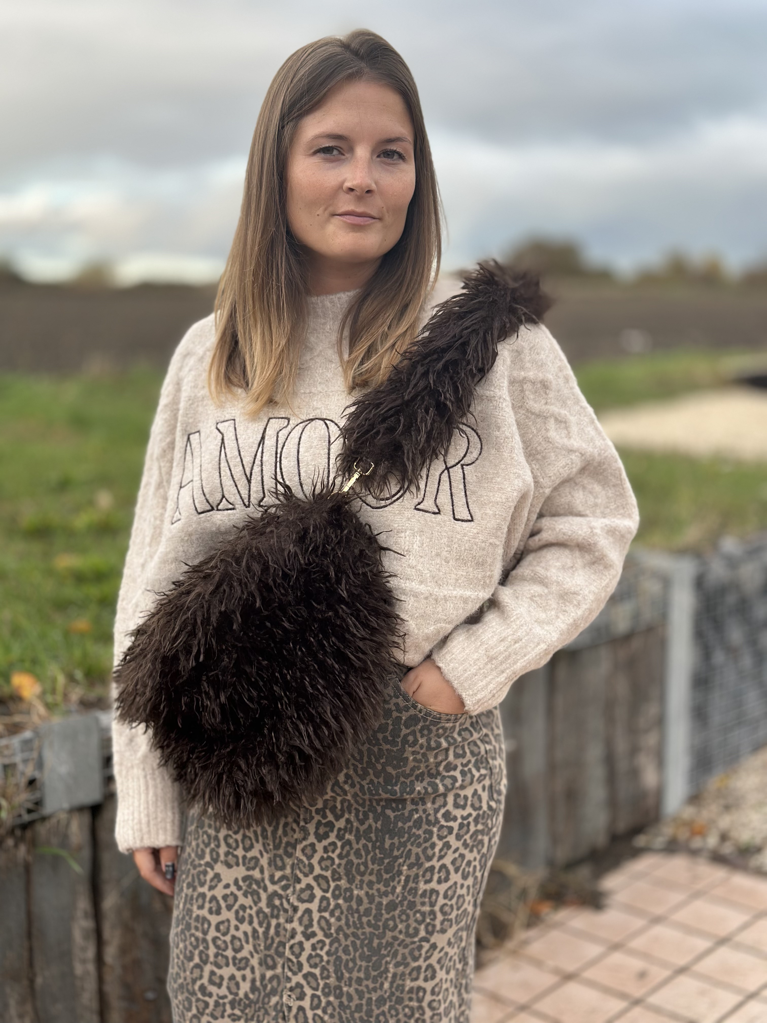 Sac à bandoulière en fausse fourrure choco