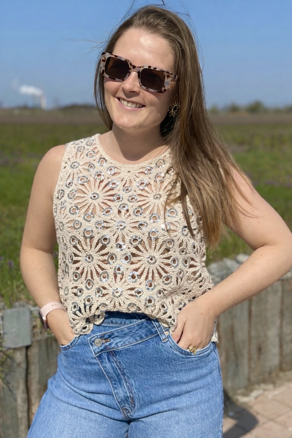 Top crochet fleuri en sequins