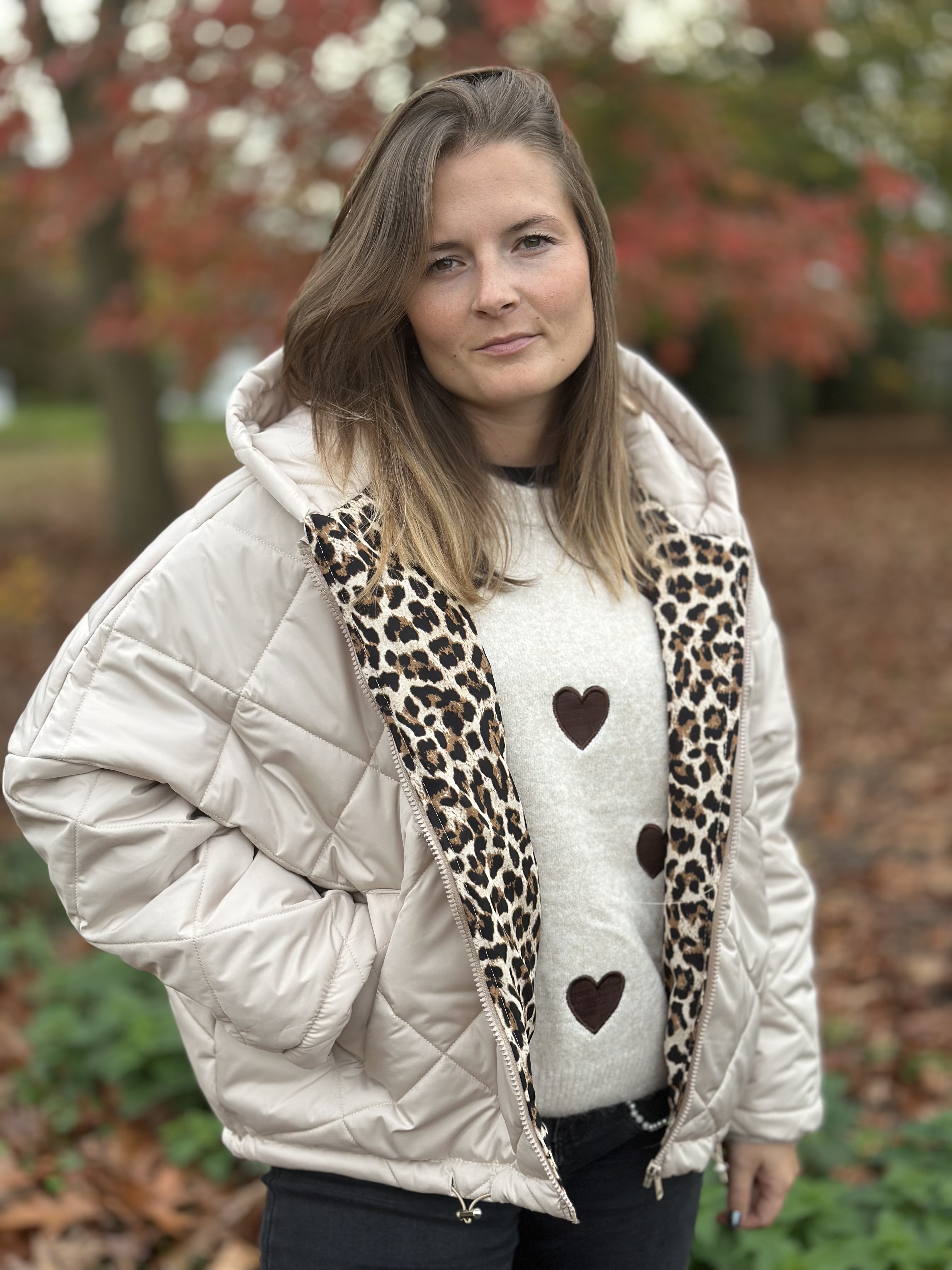 Veste matelassée beige à motifs léopard