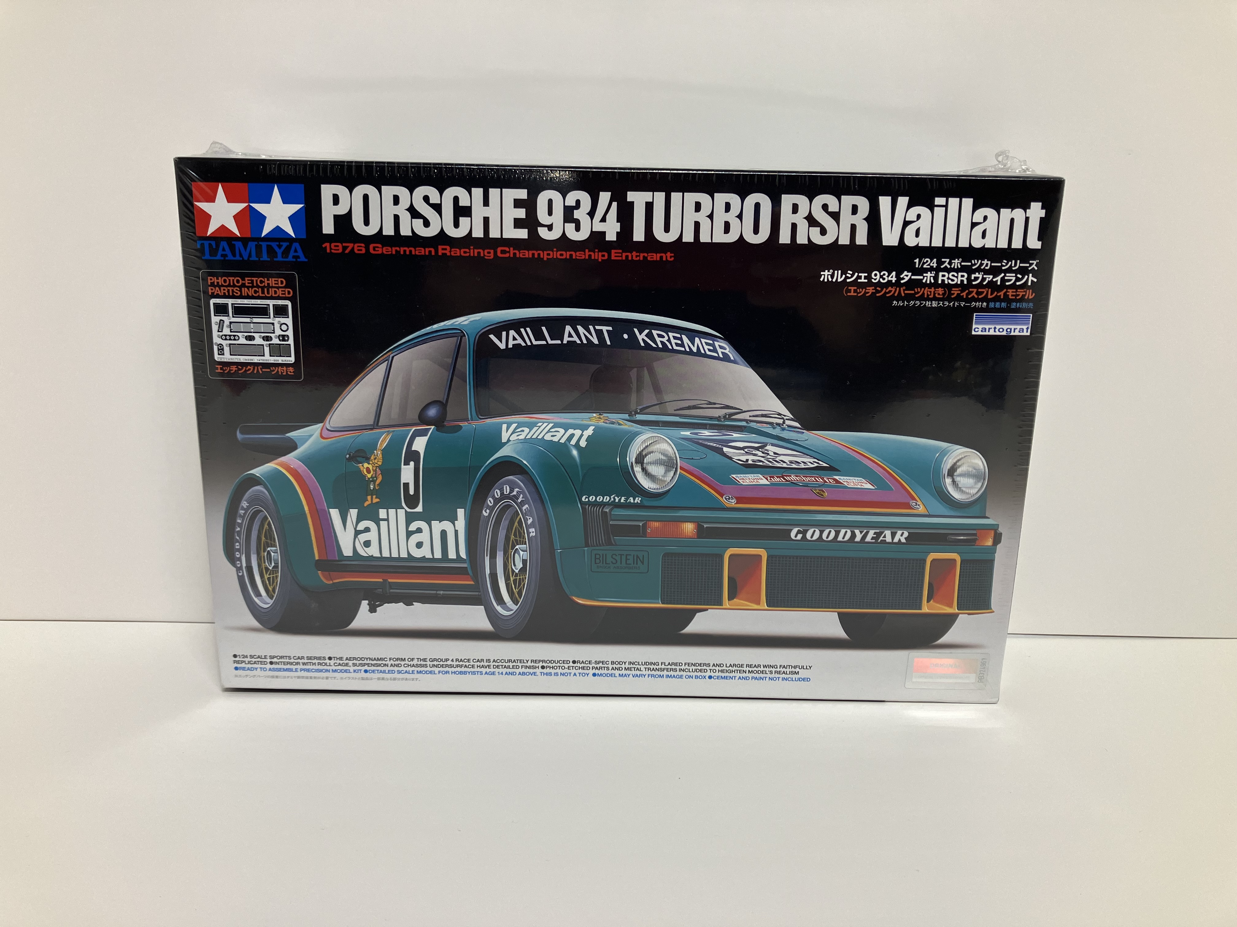 Tamiya Porsche 934 Turbo RSR Vaillant Model Kit