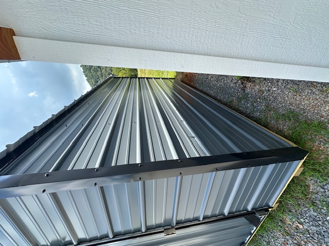10 x 12 Metal Cottage