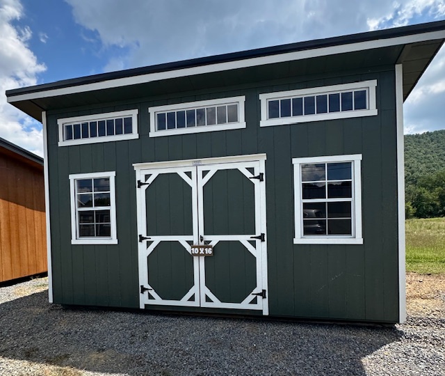 10 x 16 Studio