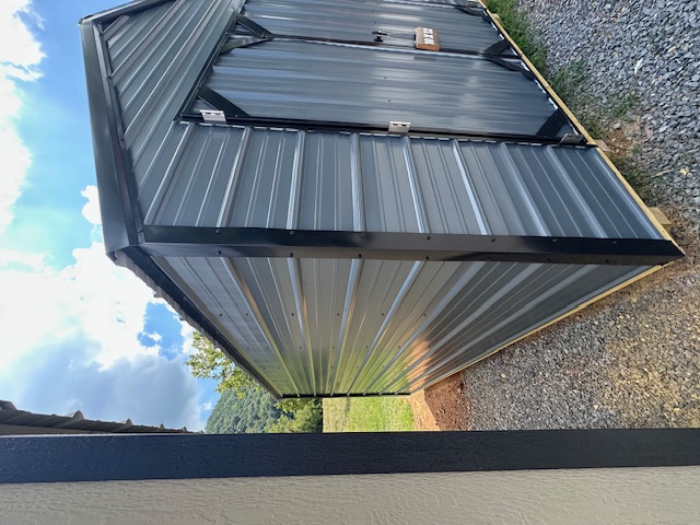 10 x 12 Metal Cottage