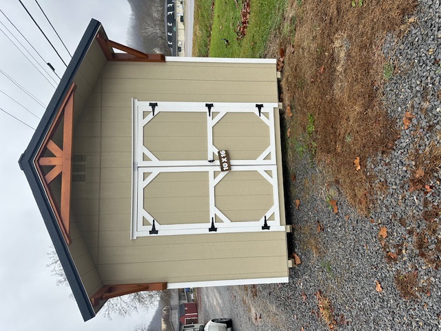 10 x 16 Alpine Cottage w/Tote Bench!