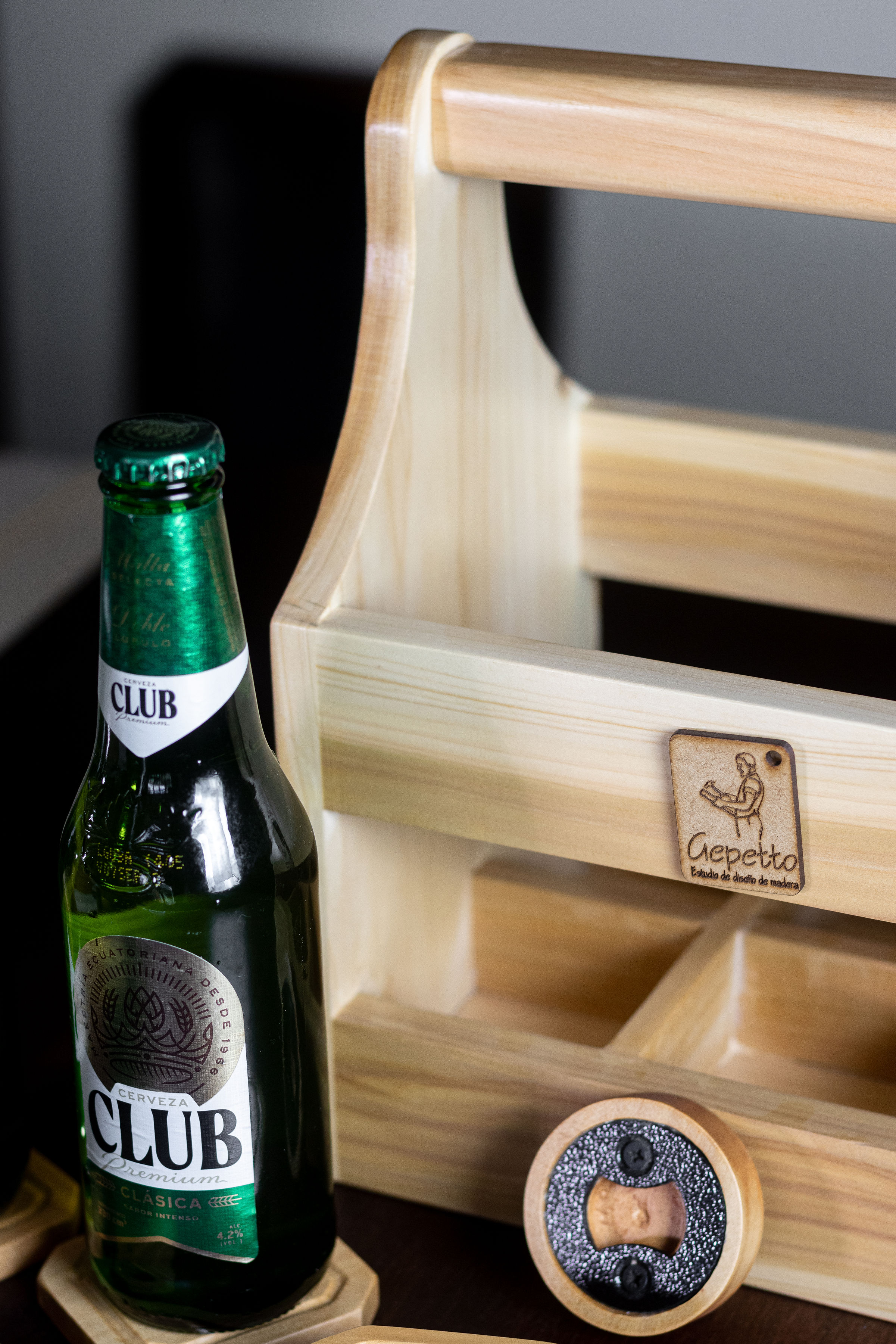 Set cervecero con Destapador y Posavasos Tonalidad Clara