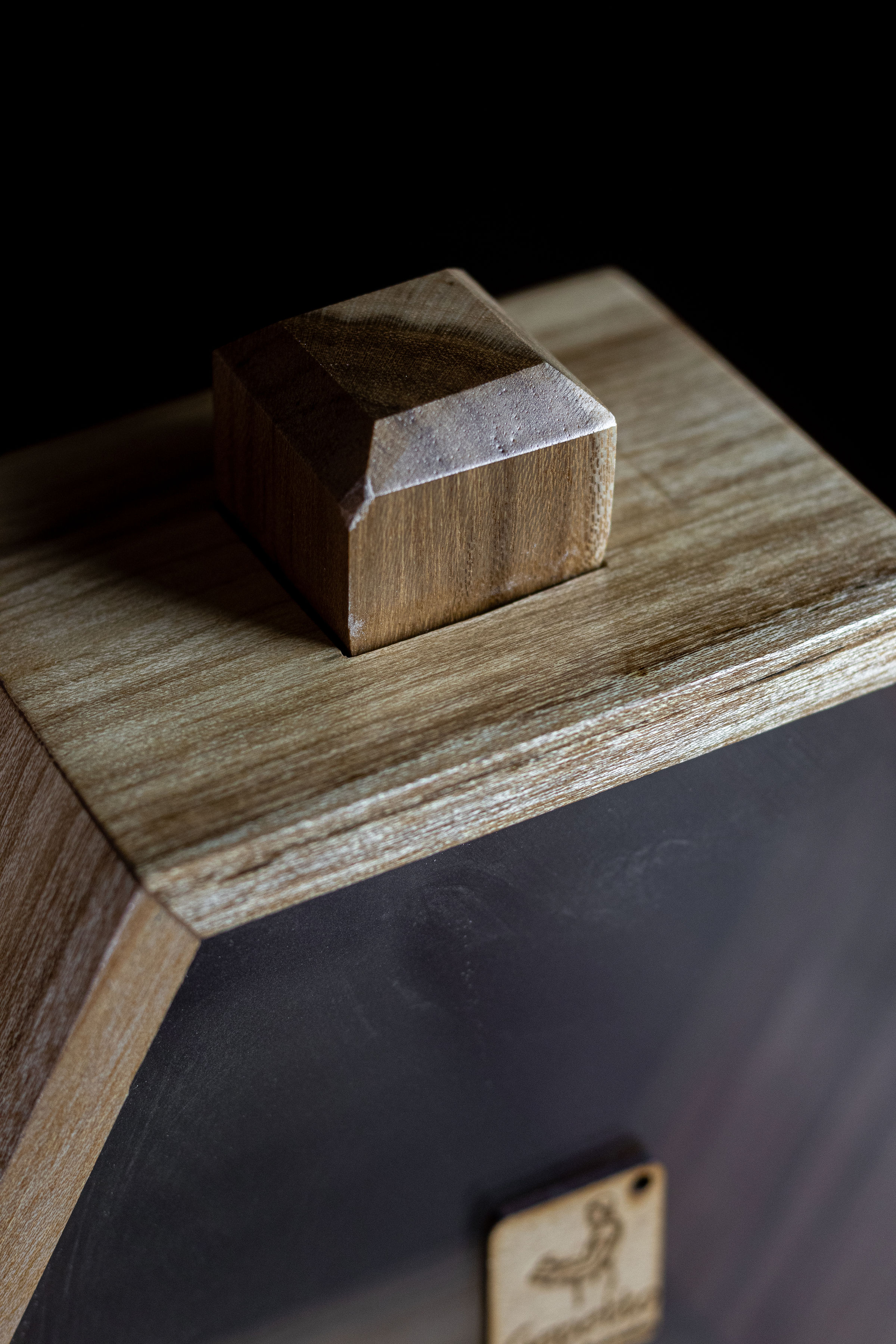  Caja de madera hexagonal para corchos de vino como regalo