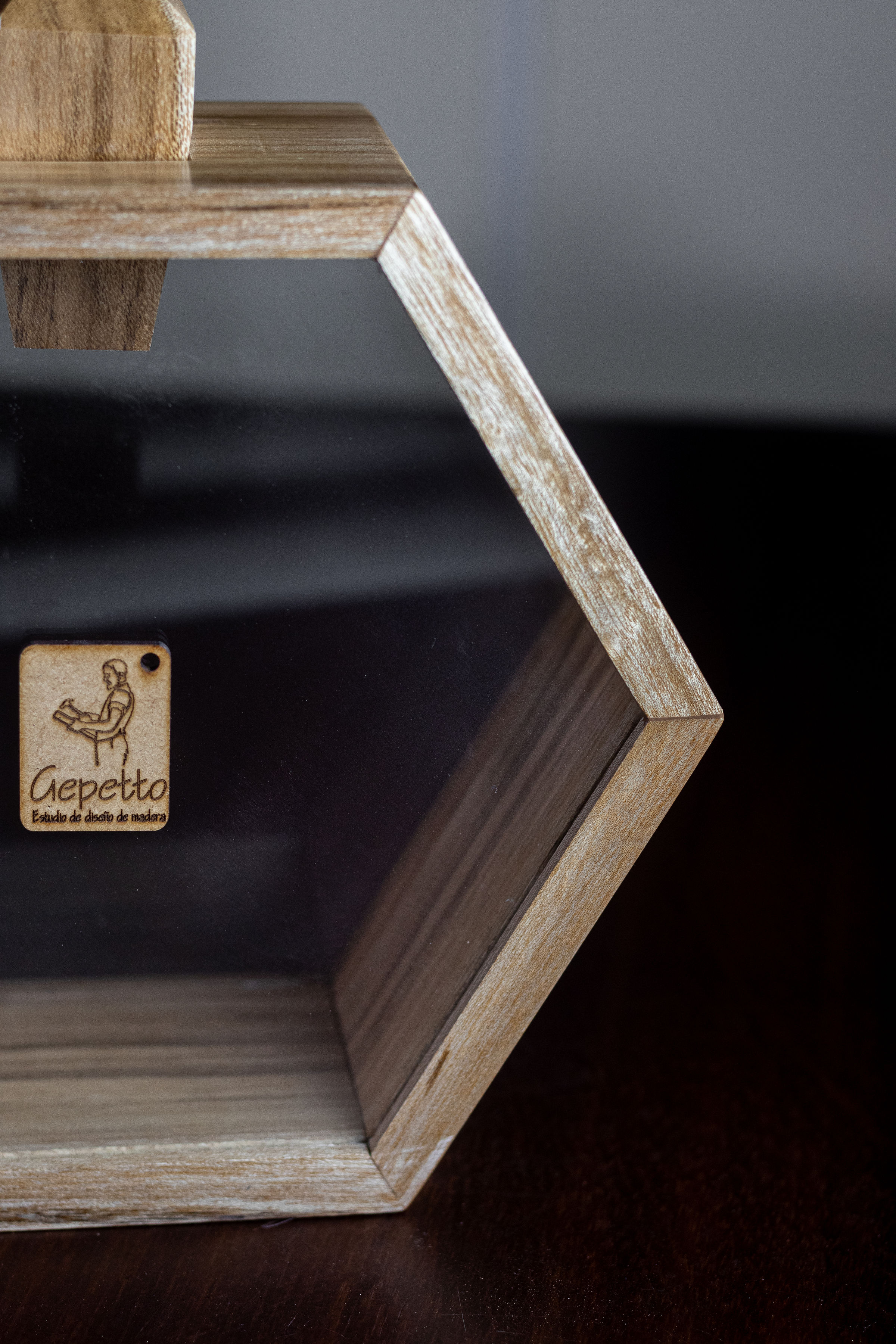  Caja de madera hexagonal para corchos de vino como regalo