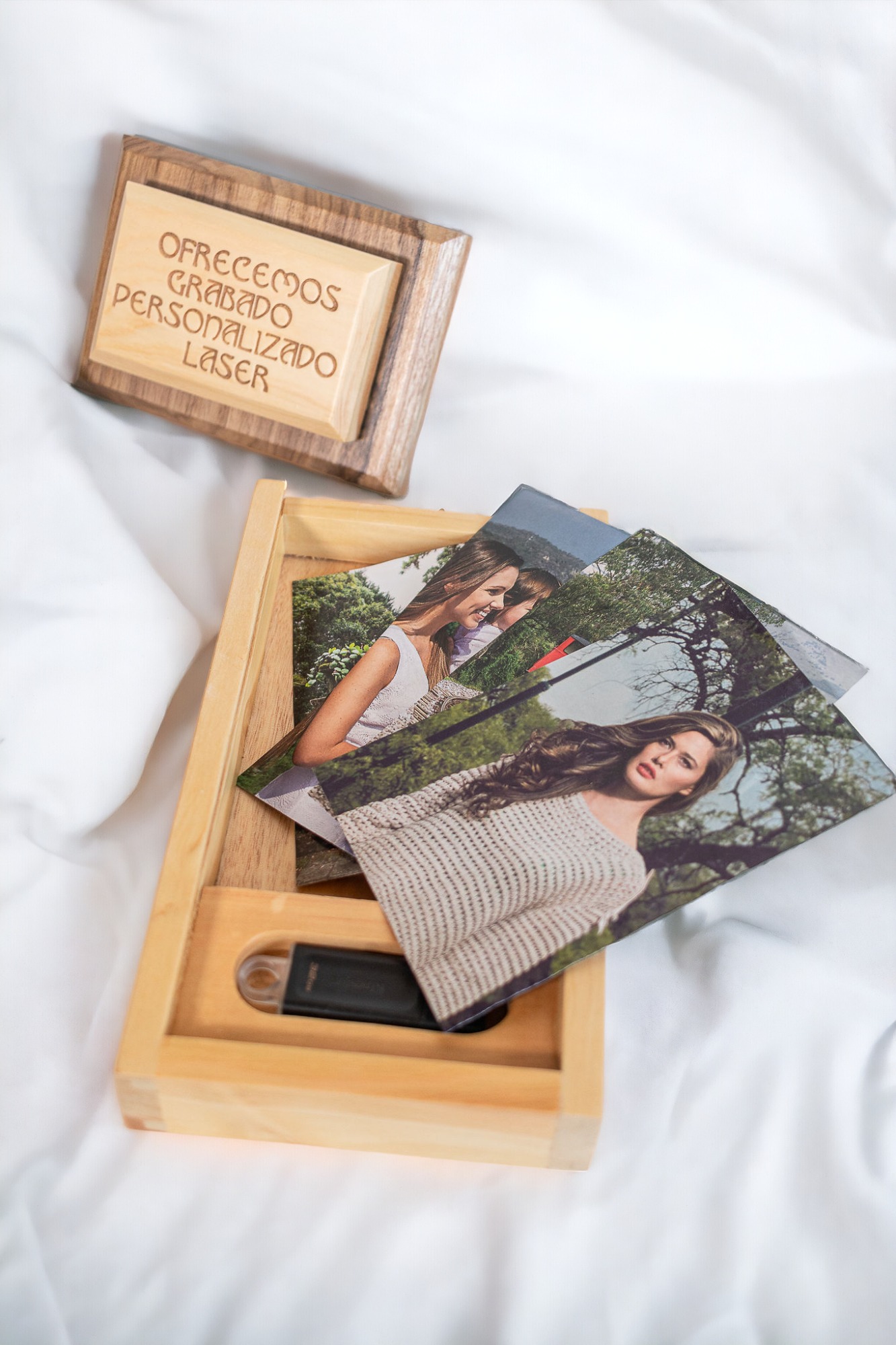 Caja para fotografías incluye Usb de 32 gb kingston