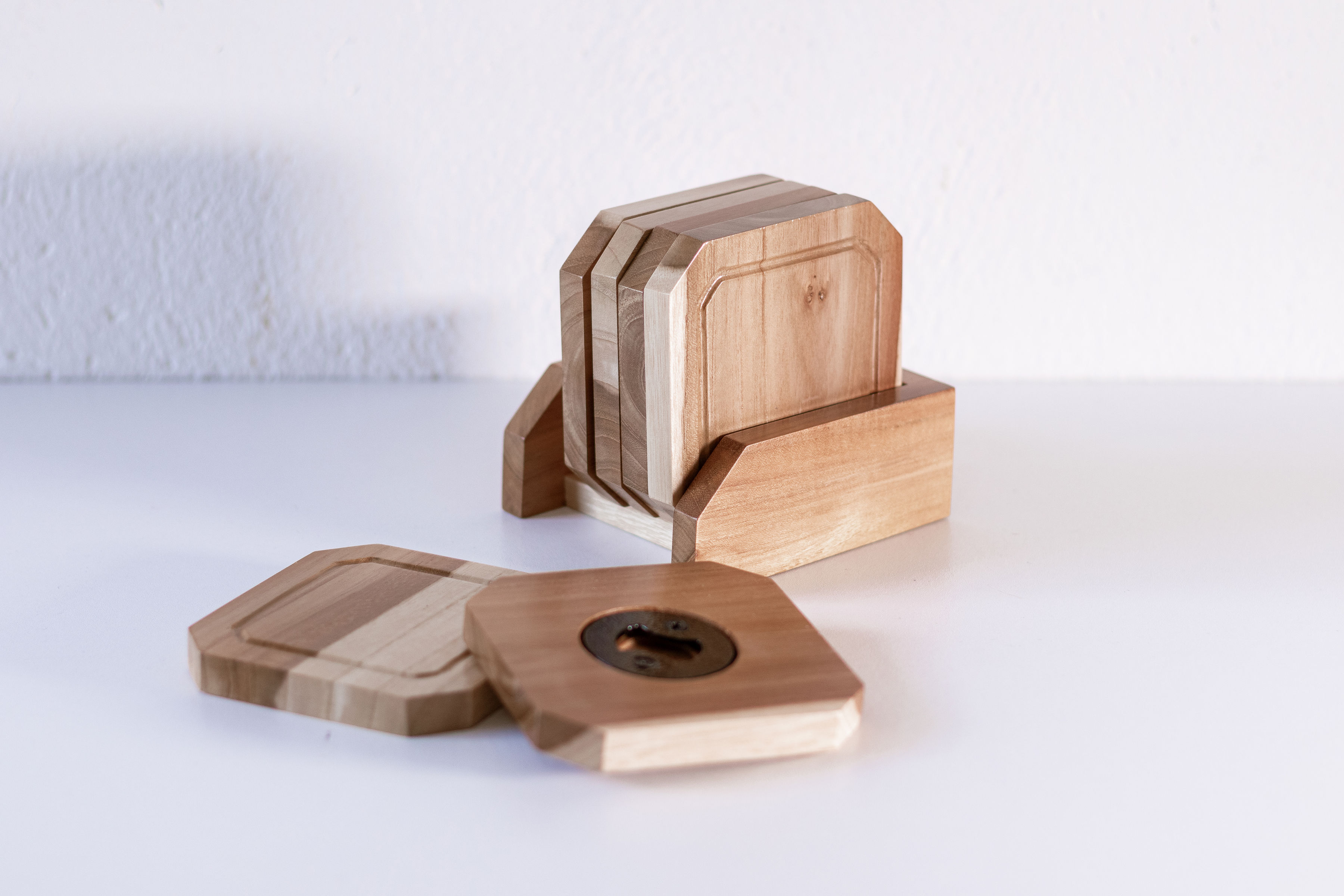 Juego set de posavasos de madera Teca con destapador