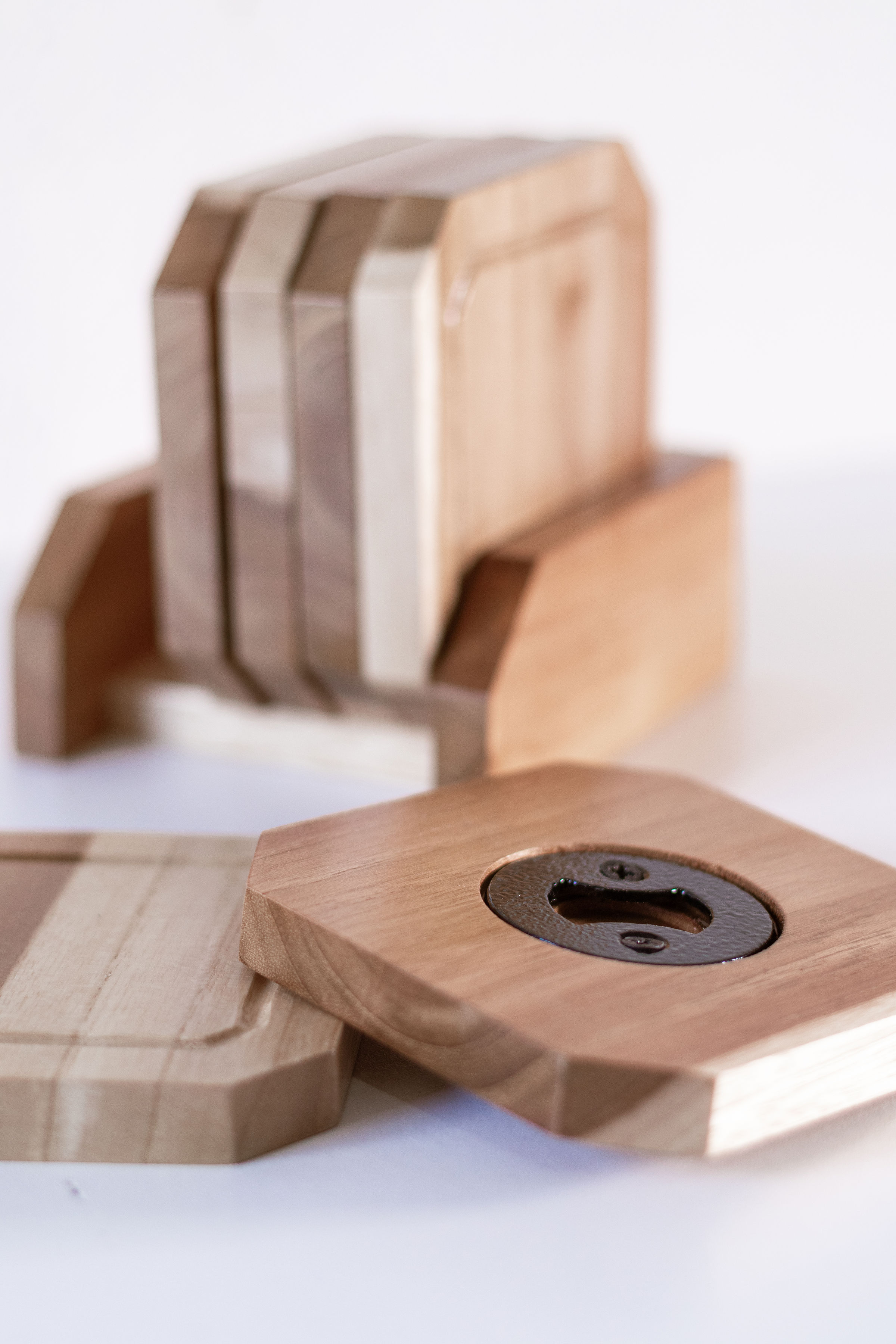 Juego set de posavasos de madera Teca con destapador